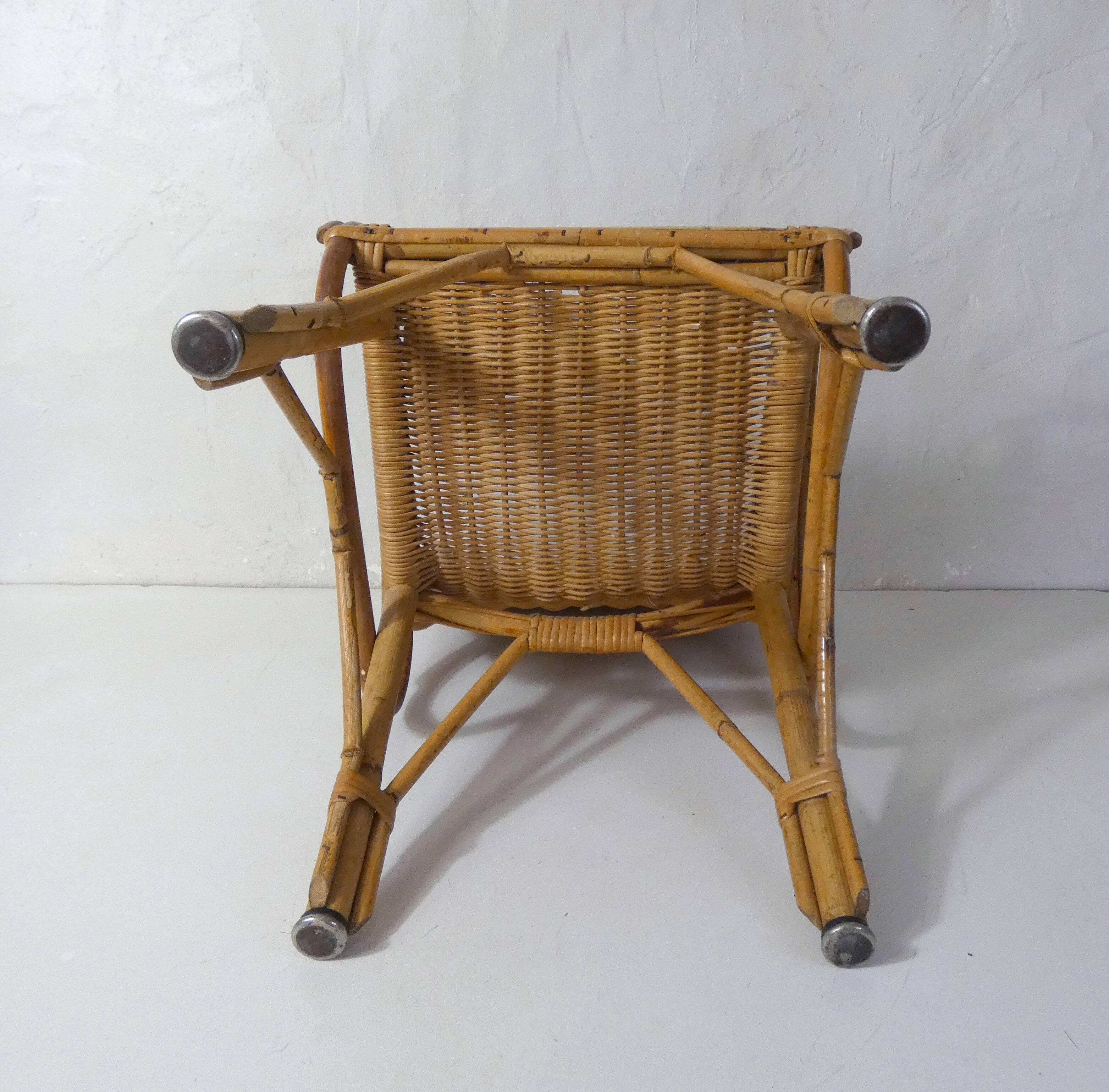Fauteuil en rotin pour enfant
