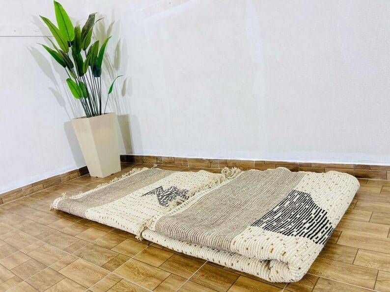 Beni Mrirt rug - handmade Moroccan rug size 150 x 250 cm.