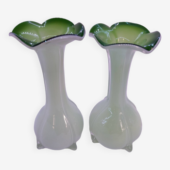 Paire de vases en verre soufflé multicouches style Murano anciens, rétro colorés, Art déco