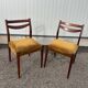 paire de chaises scandinaves
