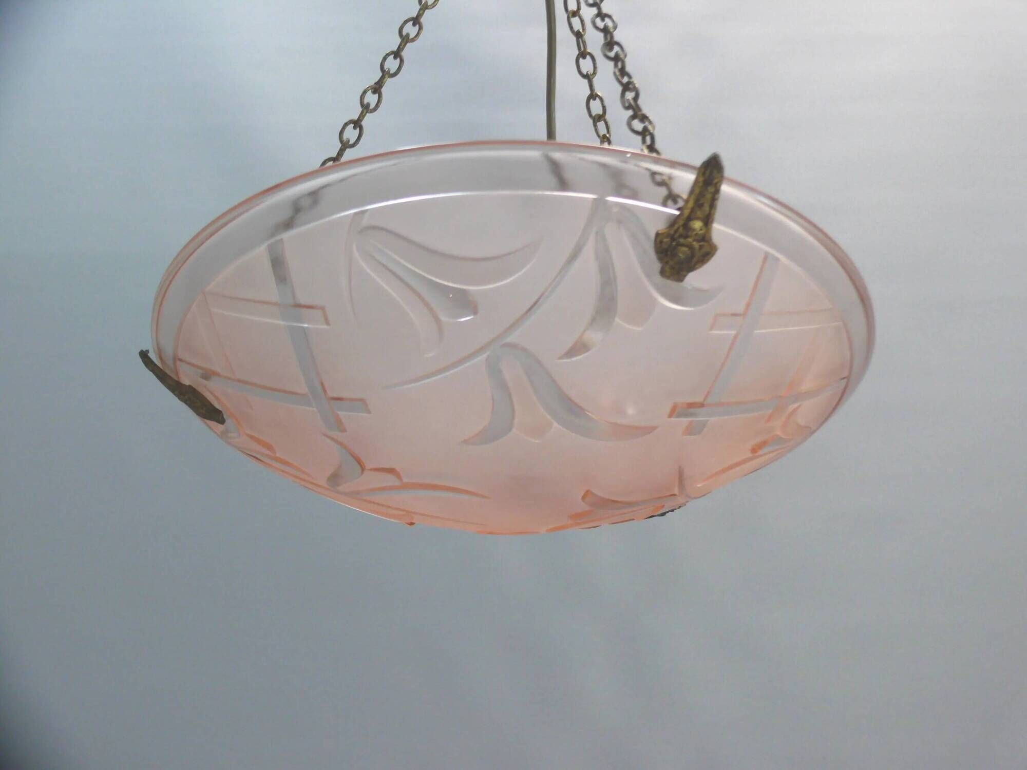 French Art Deco Glass Pendant Light with Chain Suspension, Degue, 1920s - 1930s