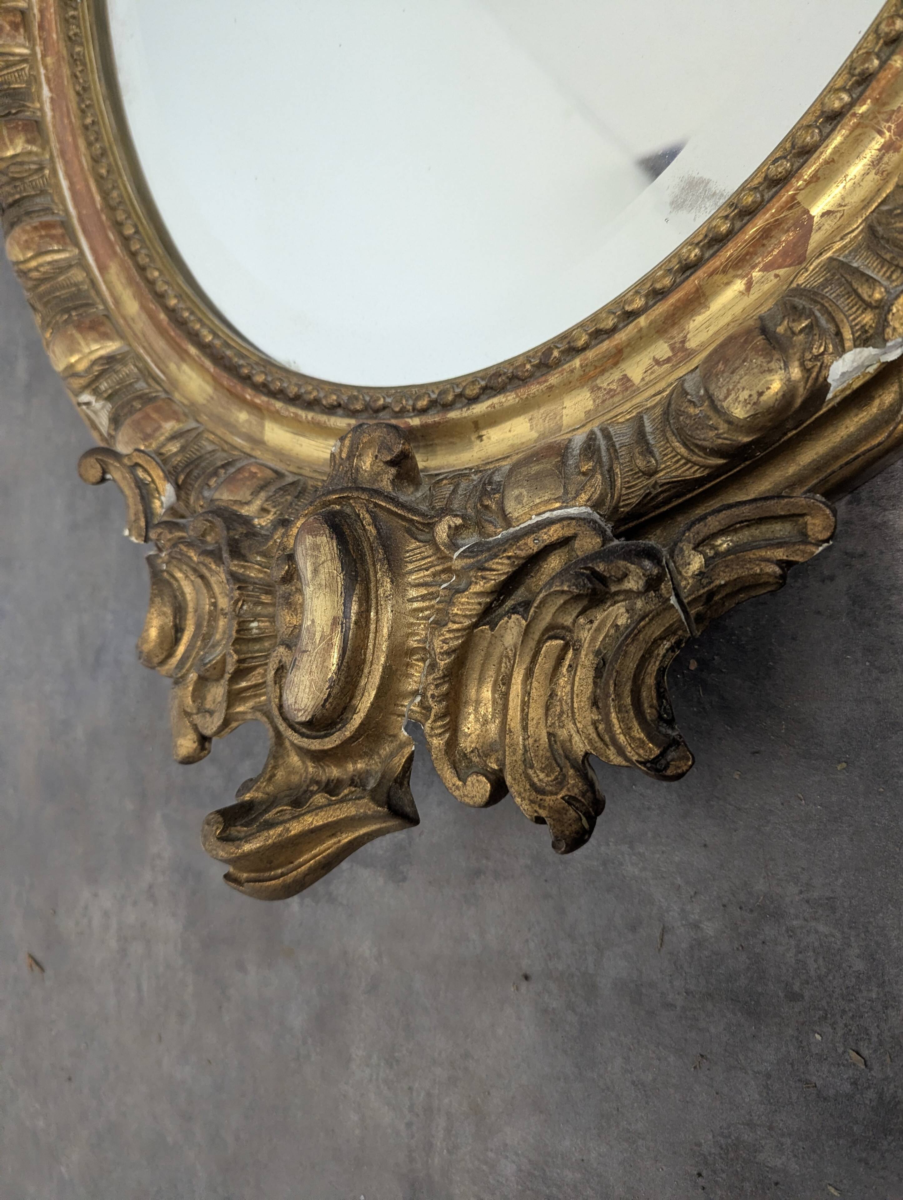Golden wooden mirror from the Napoléon III period.