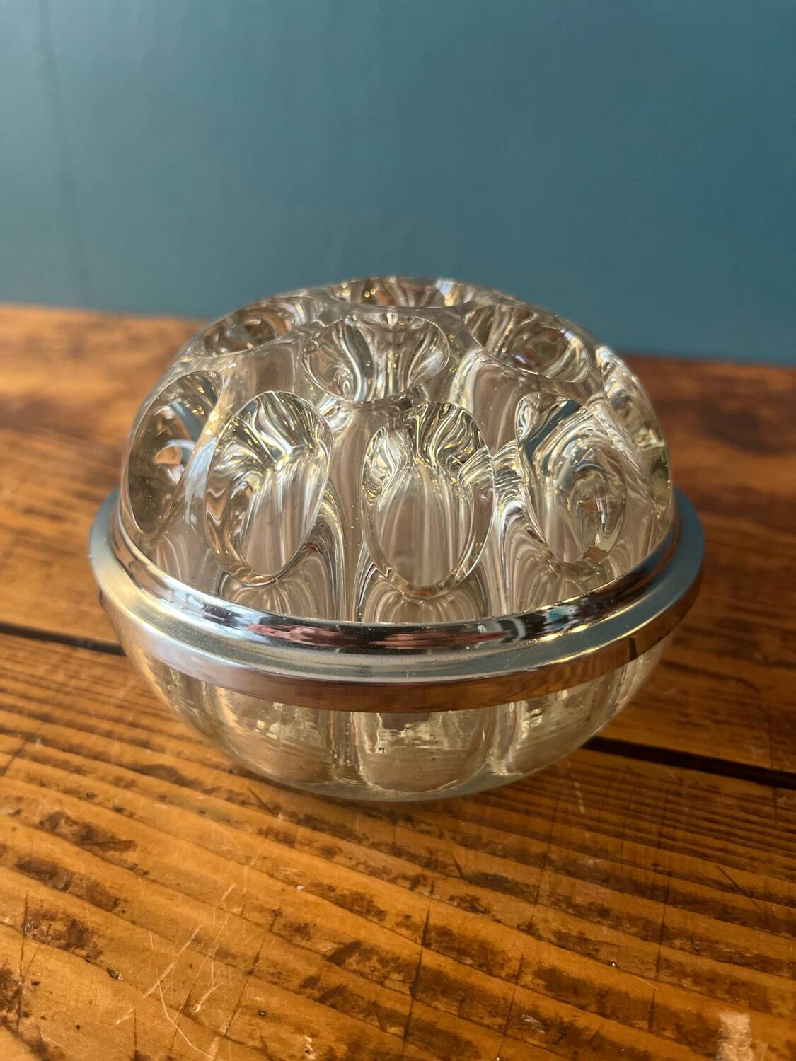 Flower pick in metal and crystal French work