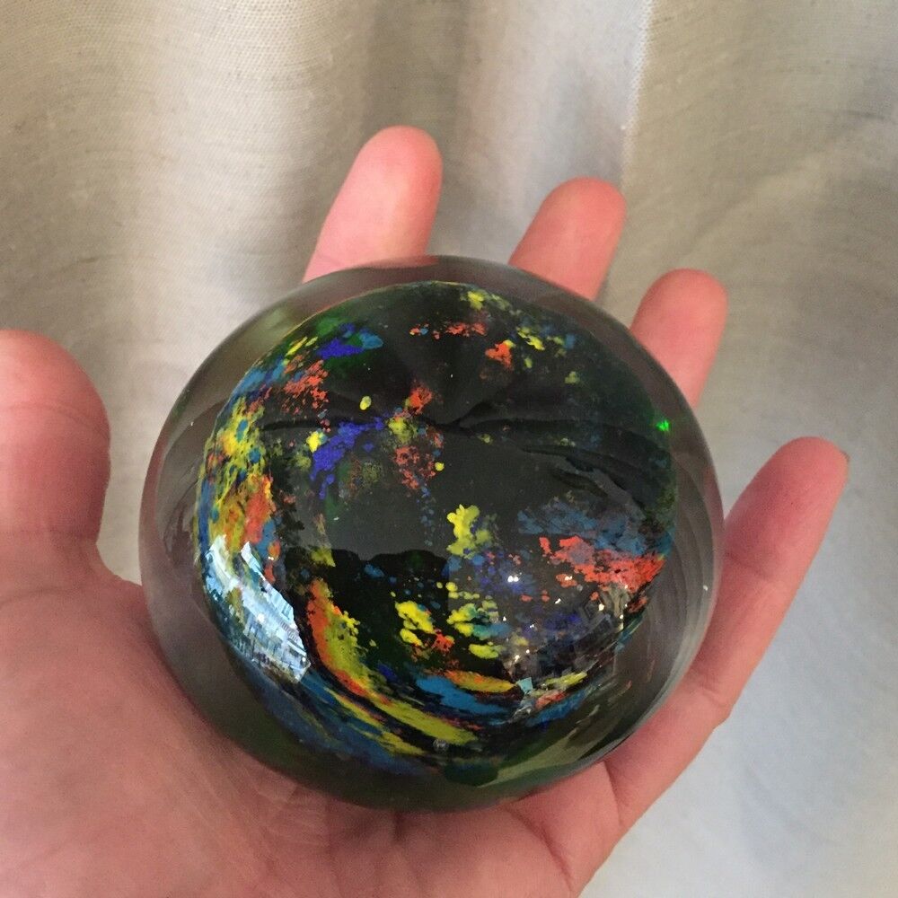 Sulfide green background with multicolored deco