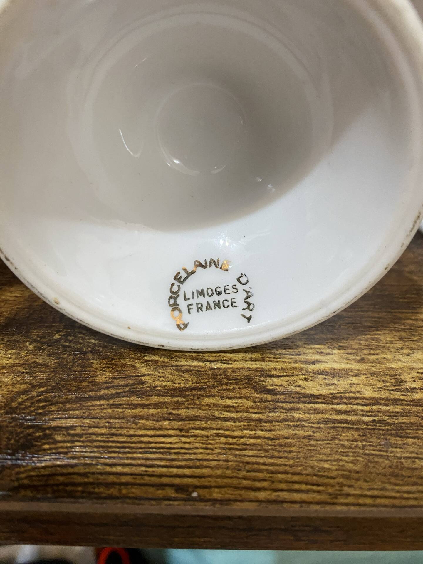 Set de 2 mazagrans anciens en porcelaine de Limoges avec support doré