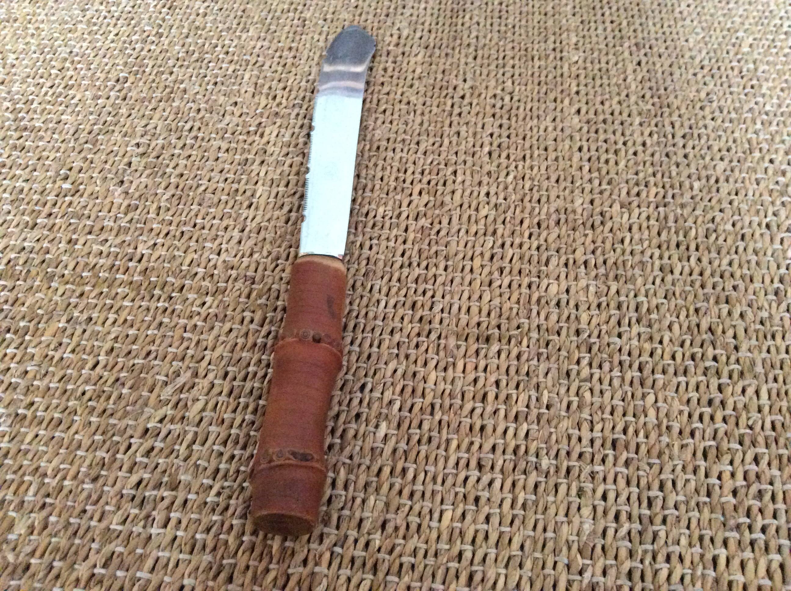Bamboo bread knife