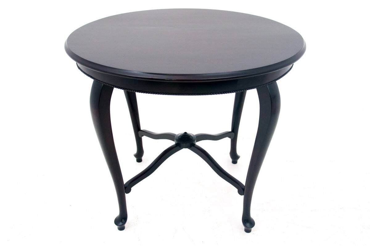 Round table, Northern Europe, turn of the 19th and 20th centuries.