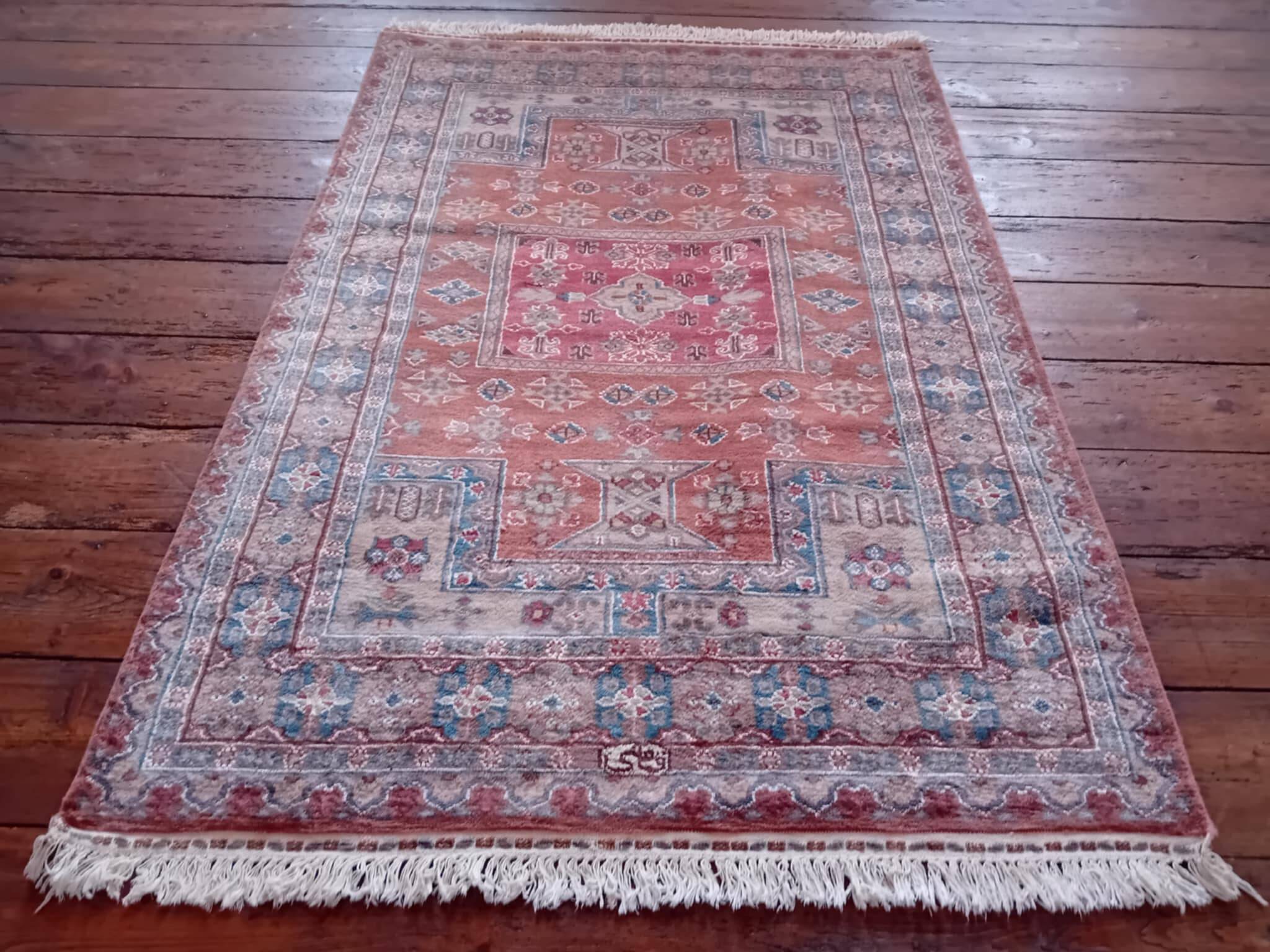 Handmade Pakistani Kafkazi Rug 180x131cm