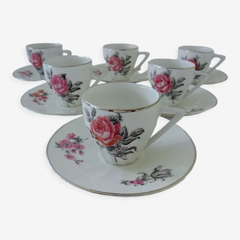 Suite de six tasses à café et leurs sous-tasses en porcelaine