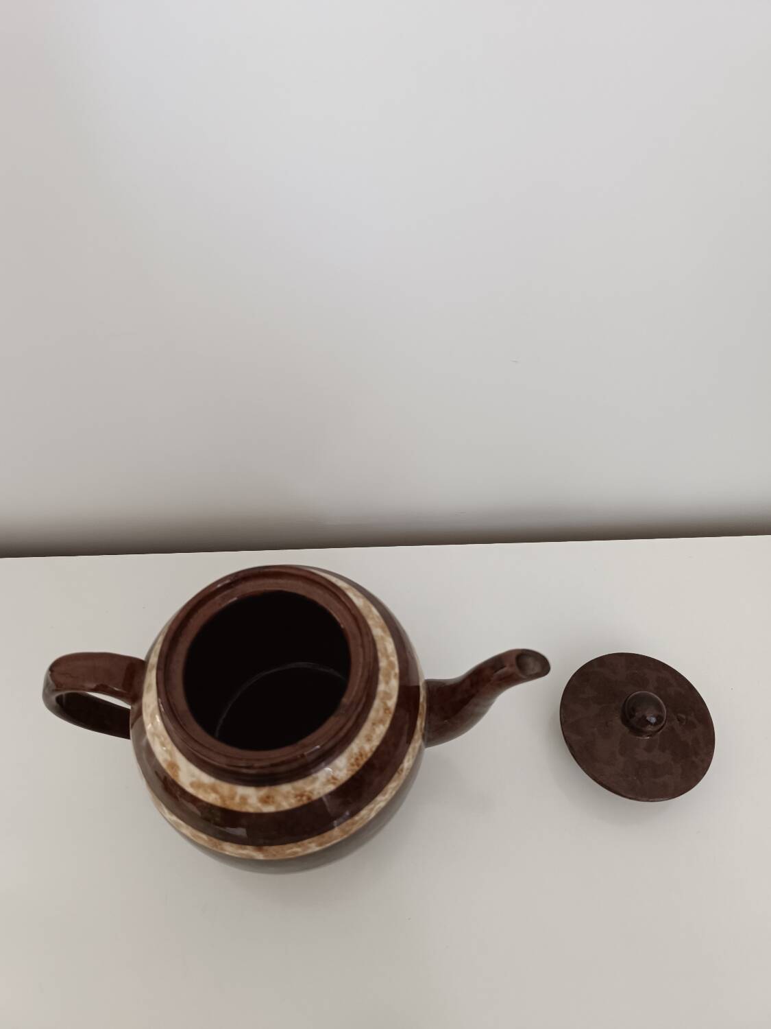 Large vintage English teapot Arthur Wood