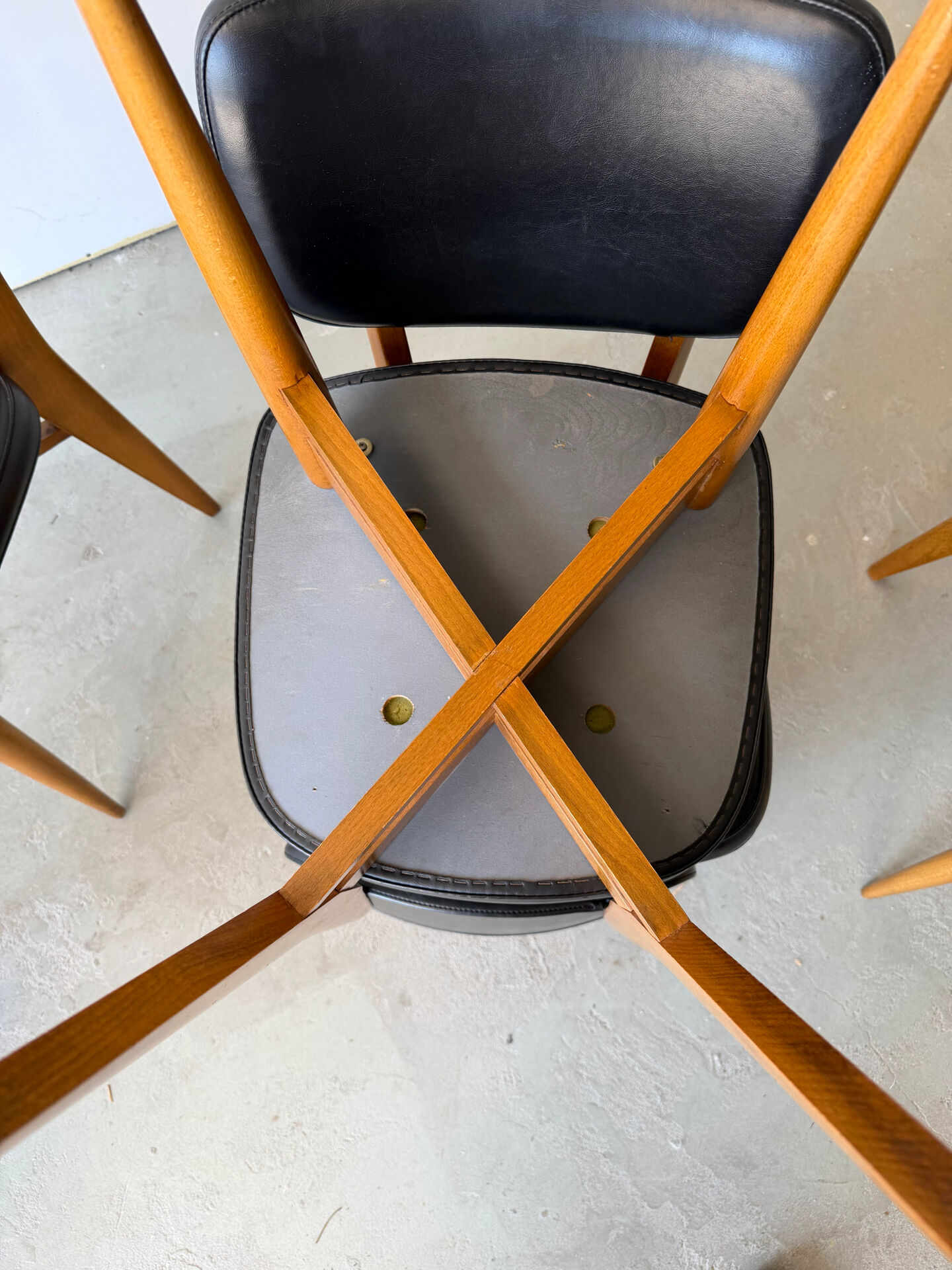Set of 6 Scandinavian design chairs in solid beech and black Skai.