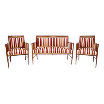 Antique living room set from the end of the 19th century.