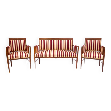 Antique living room set from the end of the 19th century.