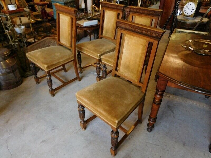 Series of 4 solid oak chairs from the end of the 19th century