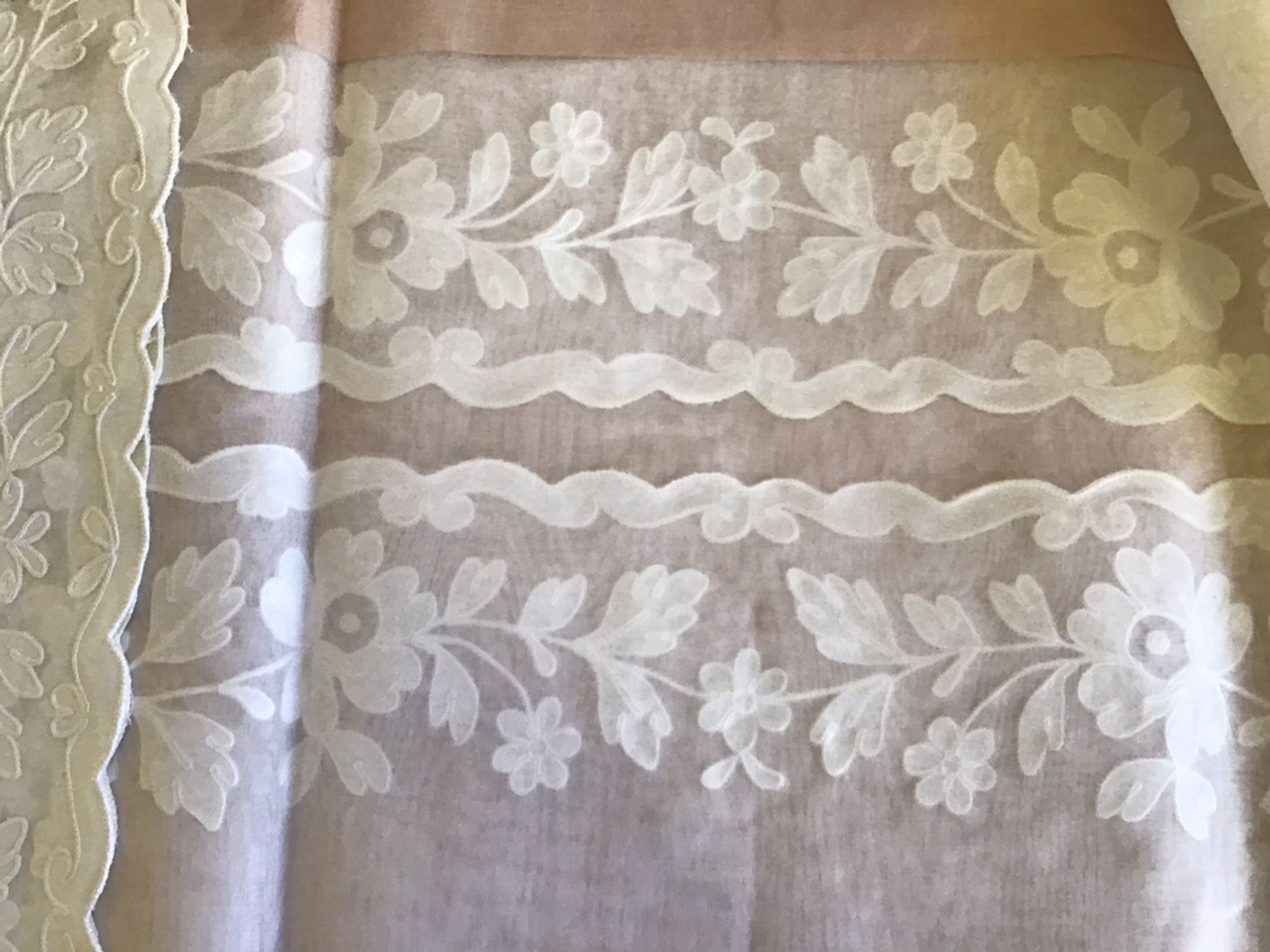Nappe de cérémonie en organza blanc