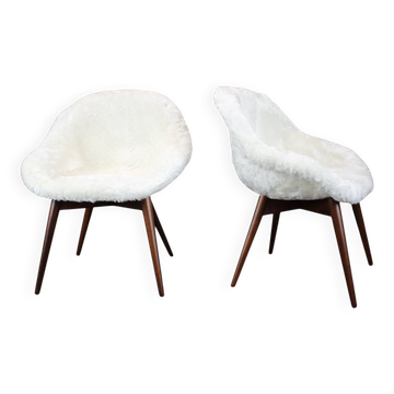 Paire de fauteuils lounge restaurés par Miroslav Navratil, années 1960
