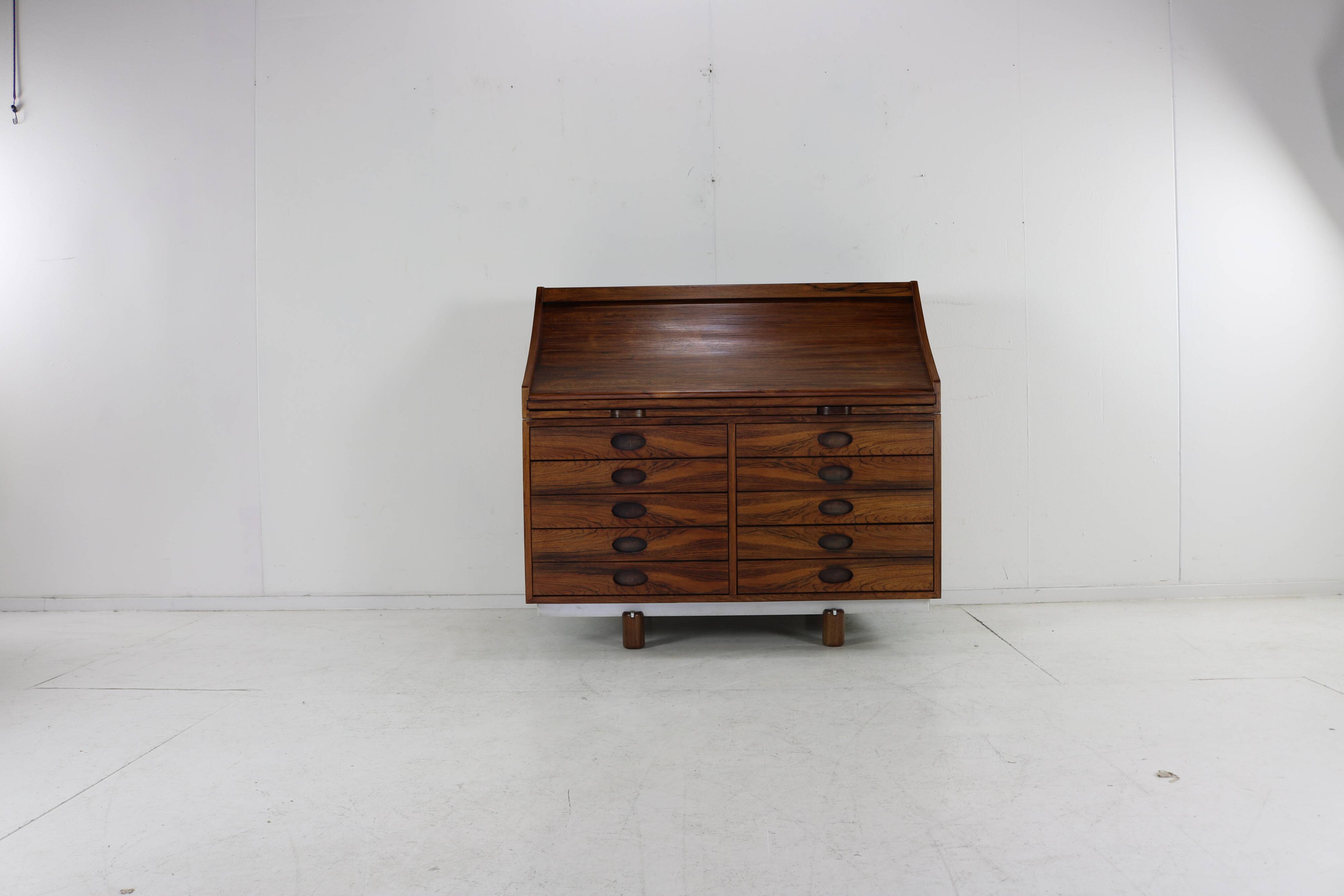 Beautiful italian design secretary desk by Frattini for Bernini