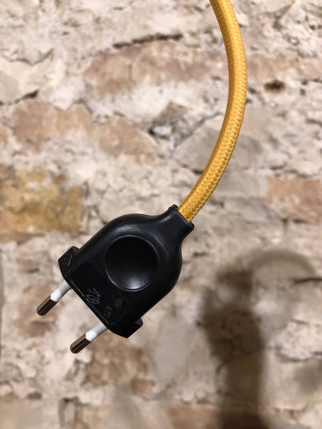 Golden foliage table lamp