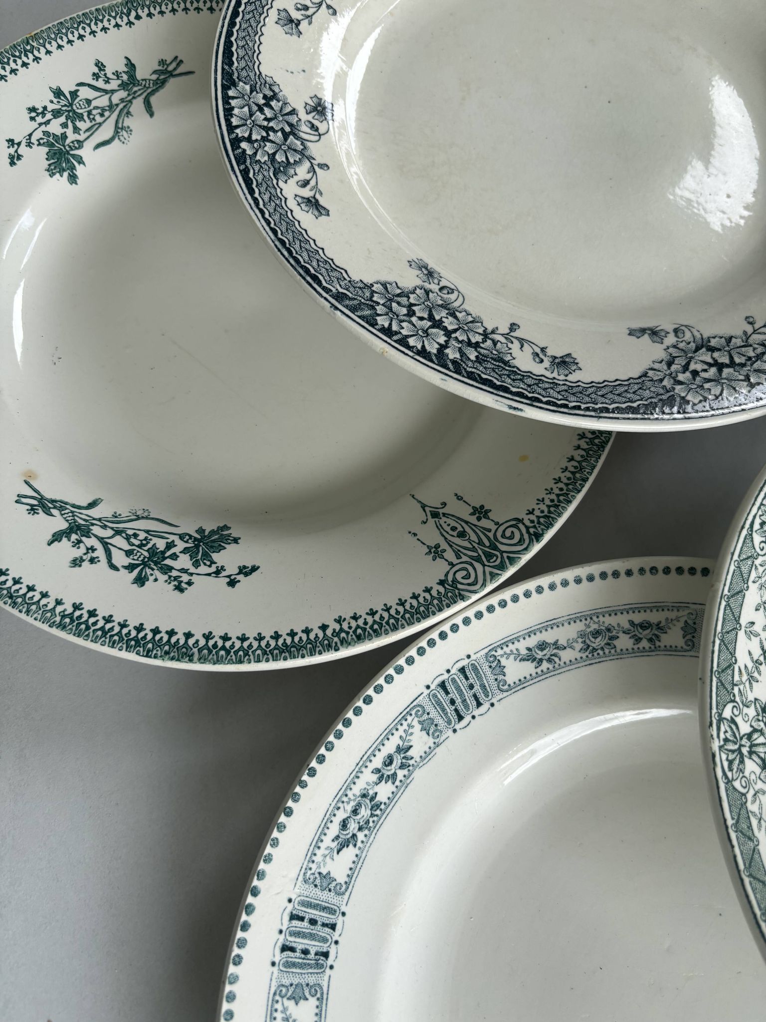 Lot 6 blue and green ironstone plates, antique French earthenware.
