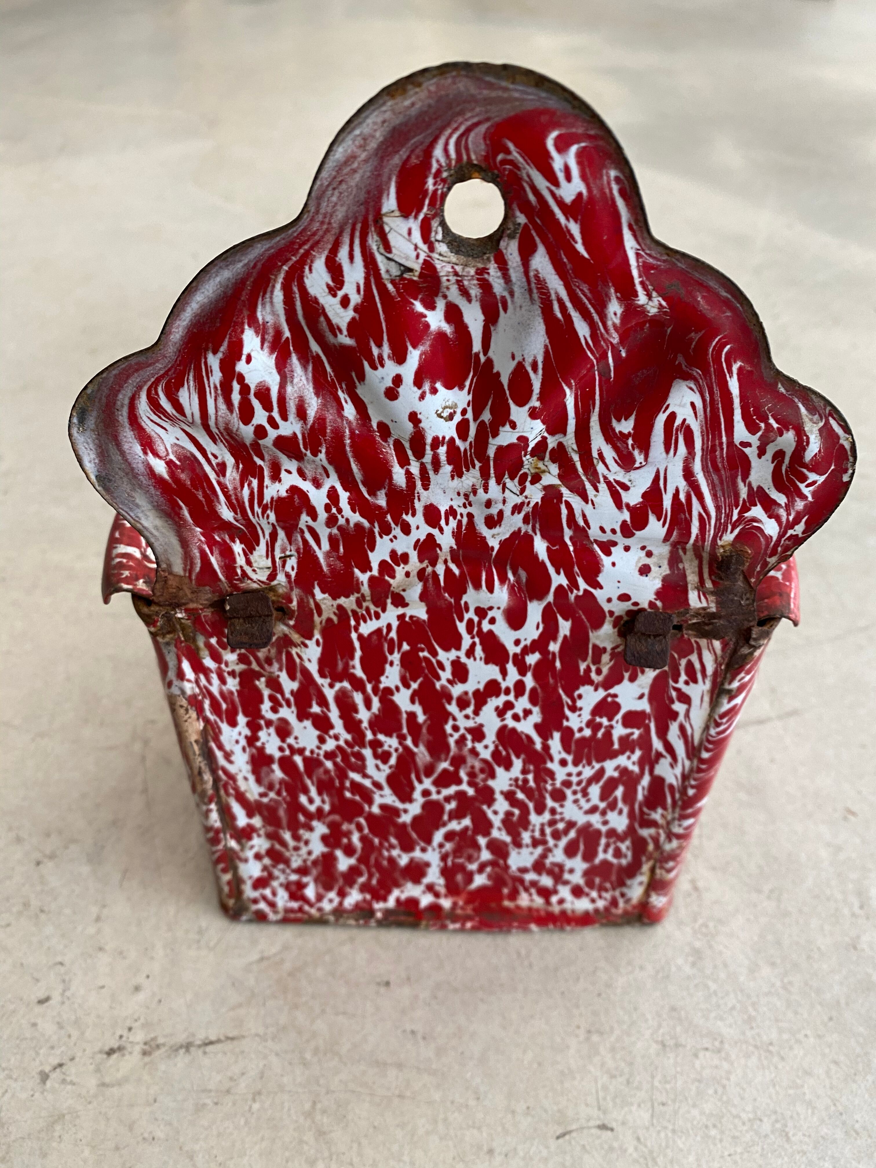 Salt box enamelled sheet metal