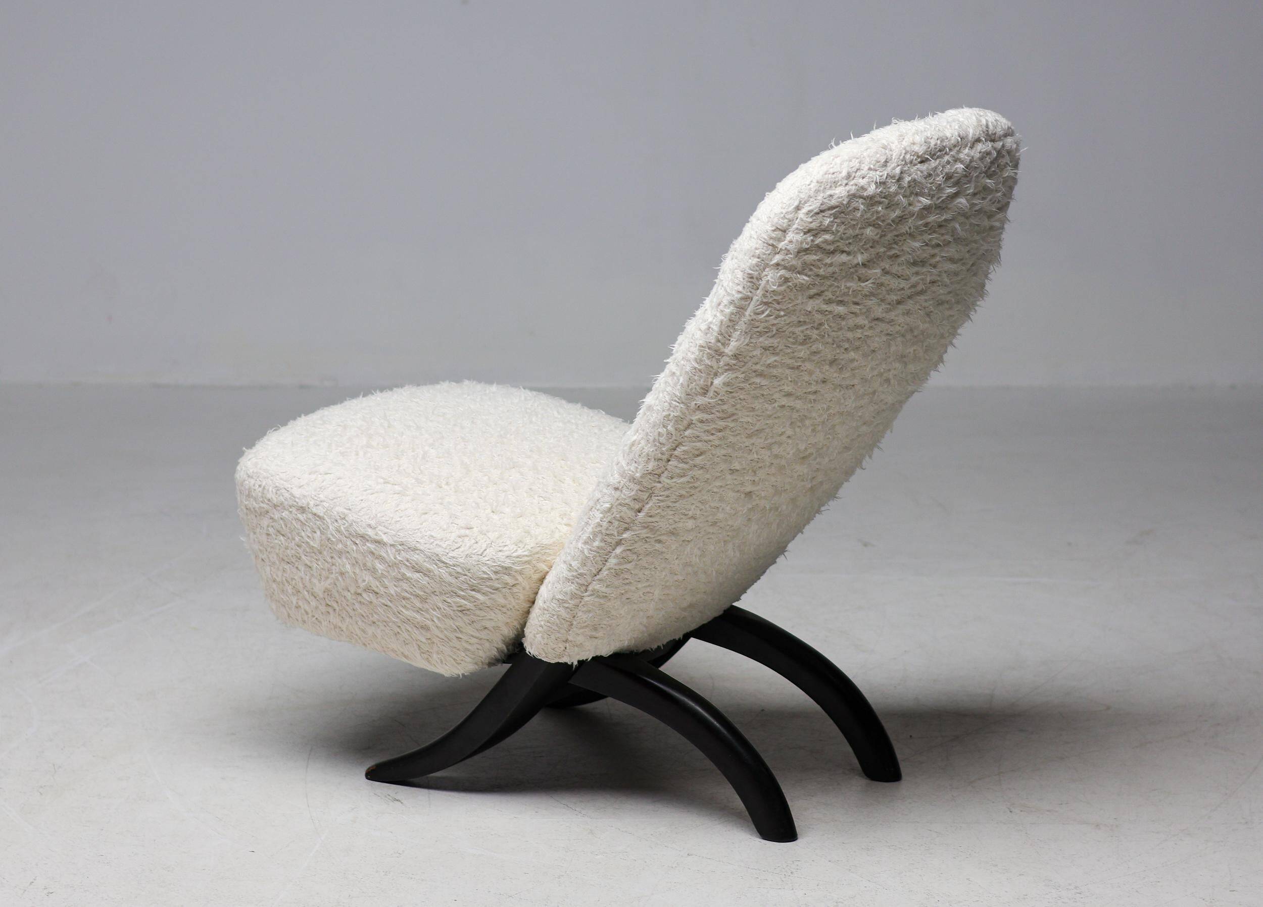 Congo chair by Theo Ruth for Artifort, white, mid-century modern.