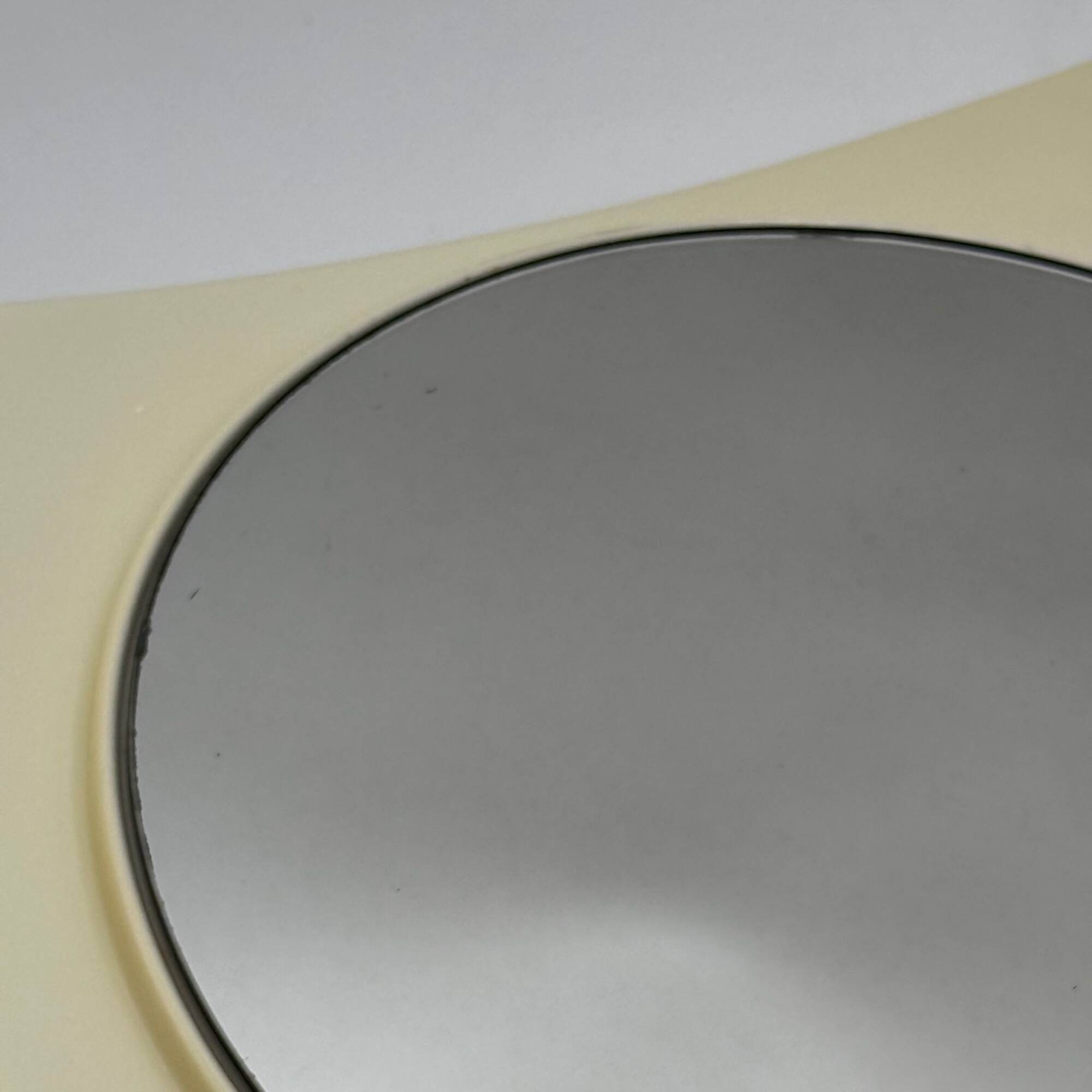 Miroir mural italien OVNI, plastique ivoire flexible, design vintage de l'ère spatiale,
