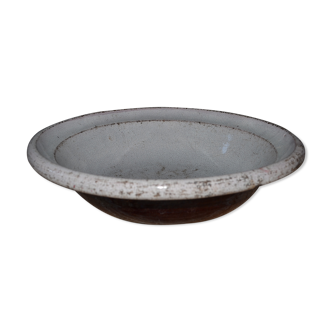 Dish in earthenware glazed, white and Brown, late nineteenth century