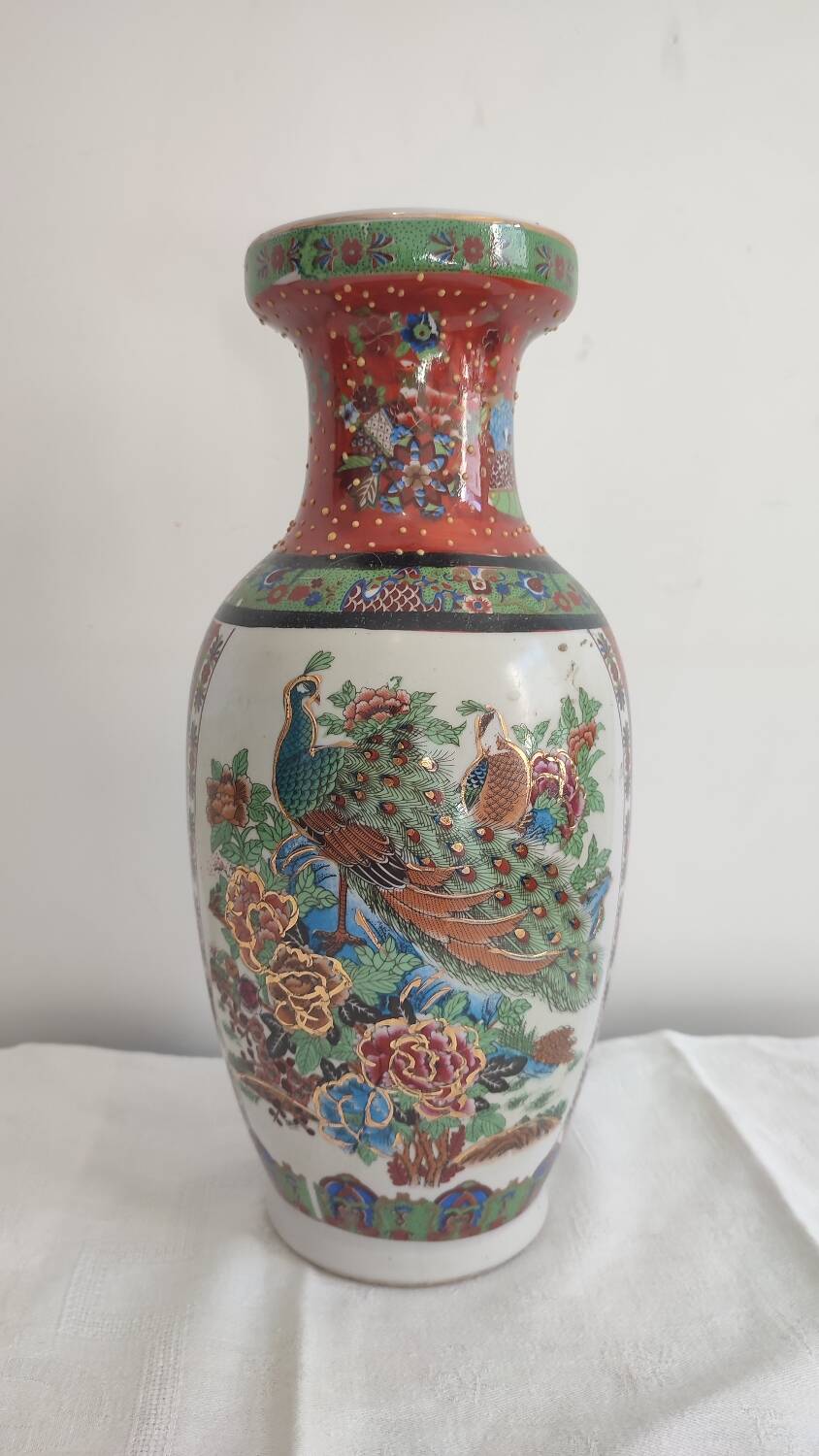 Chinese vase, Rose family style