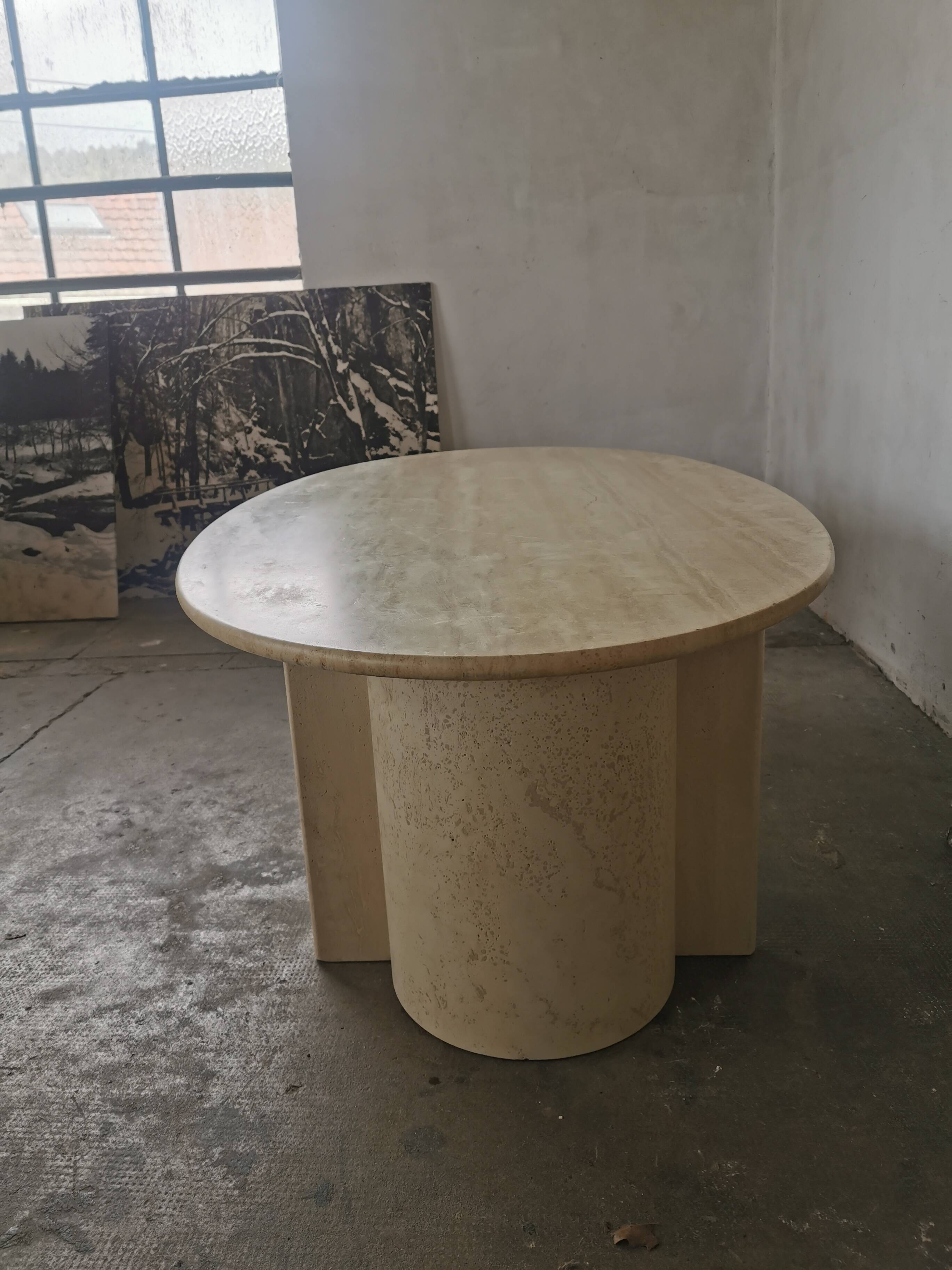 Oval coffee table in travertine, marble from the 70s/80s