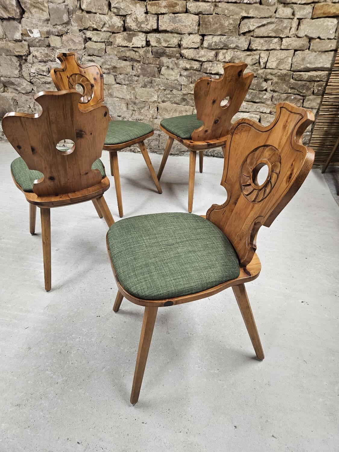 Lot 4 chaises auberge bistrot 1970"