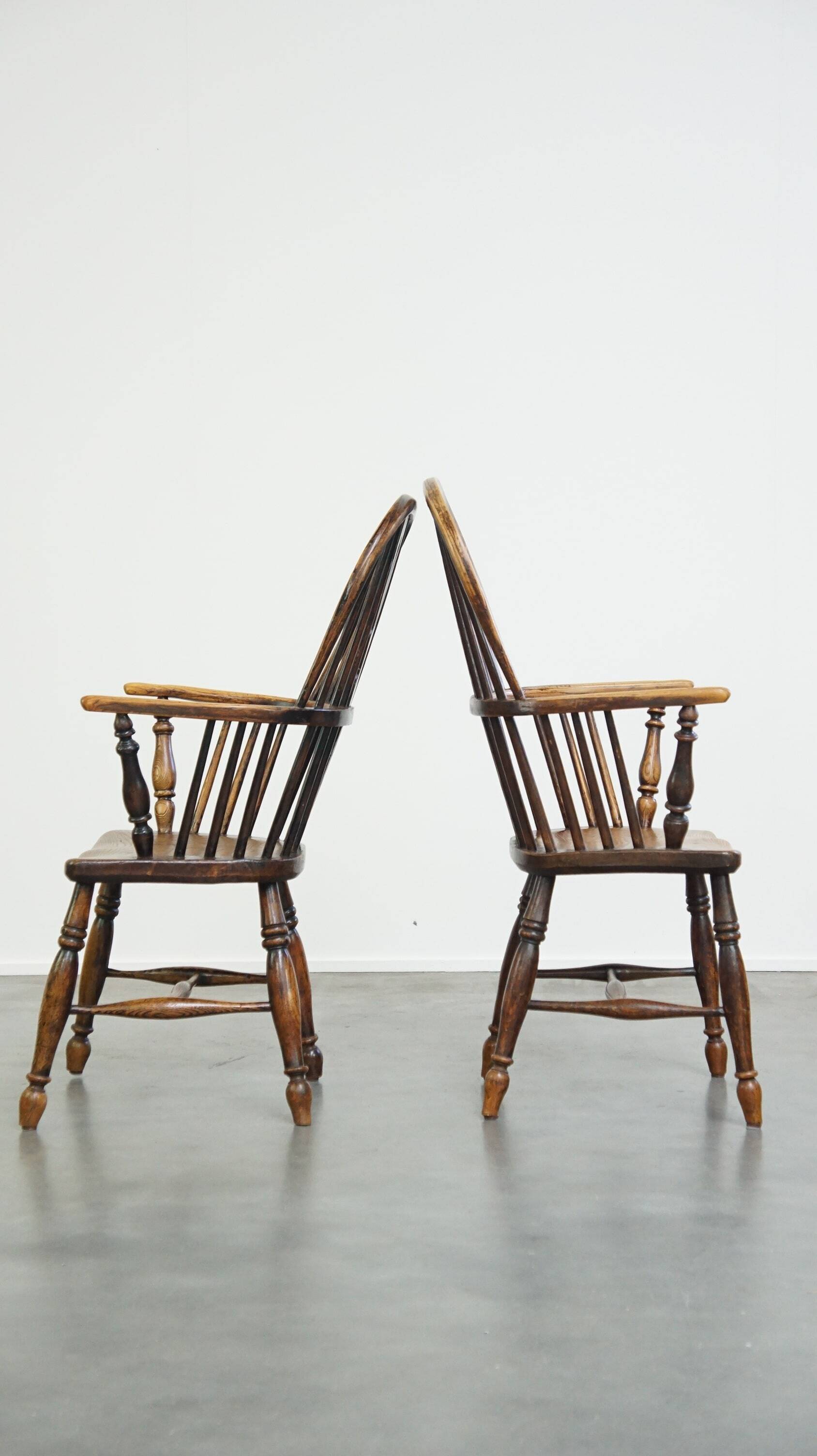 Set of 2 very charming antique English highback Windsor dining chairs