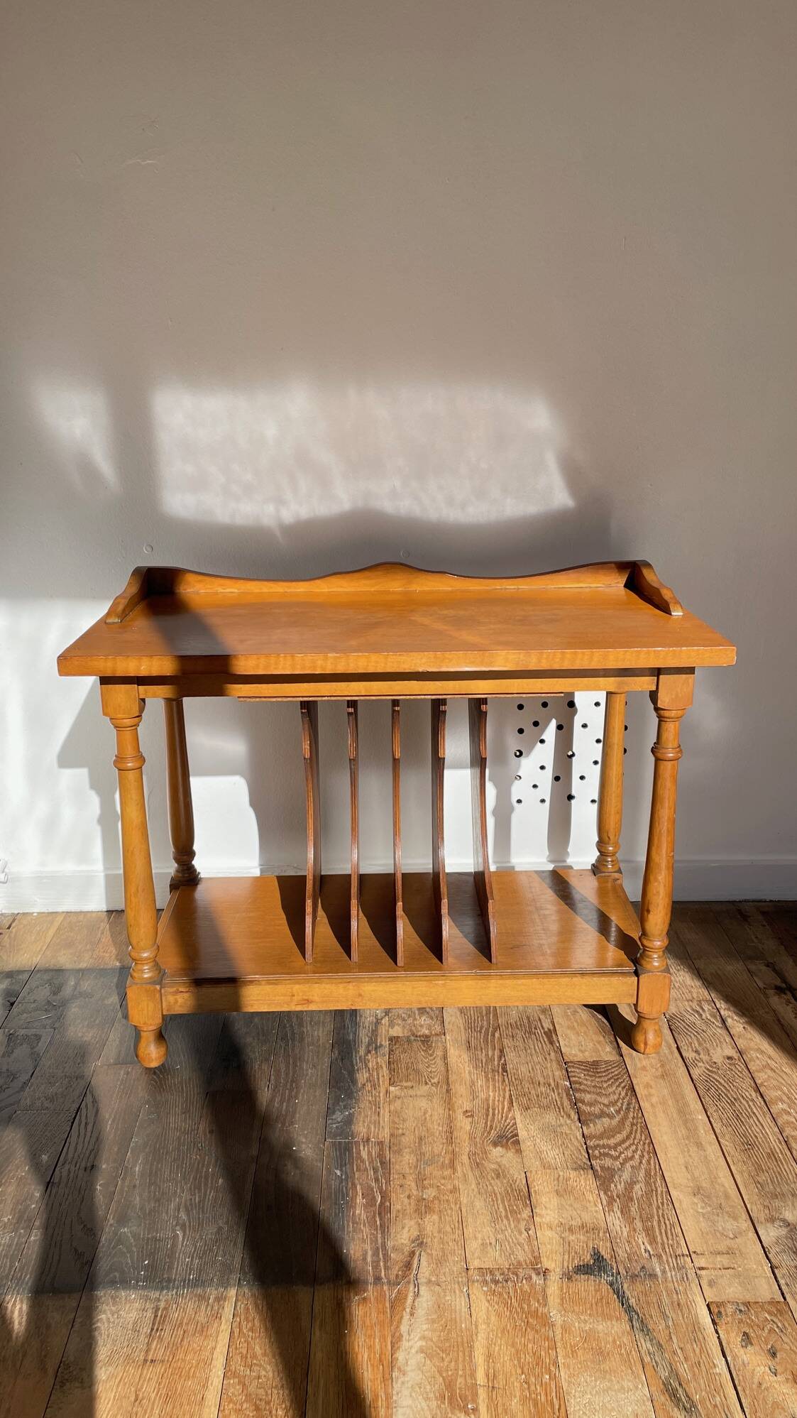 Geometric vintage record player furniture