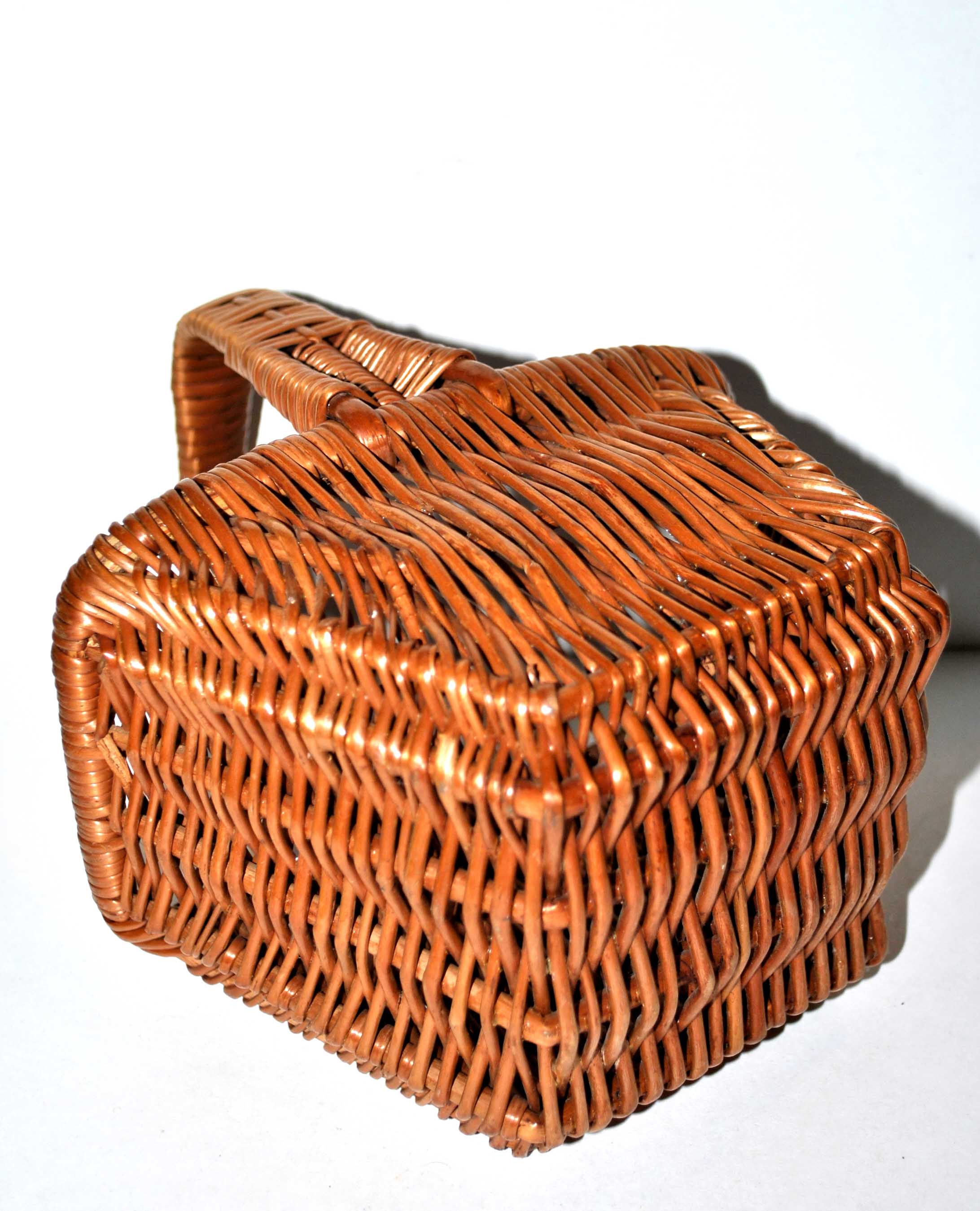 Vintage square wicker basket - 16 x 20 cm