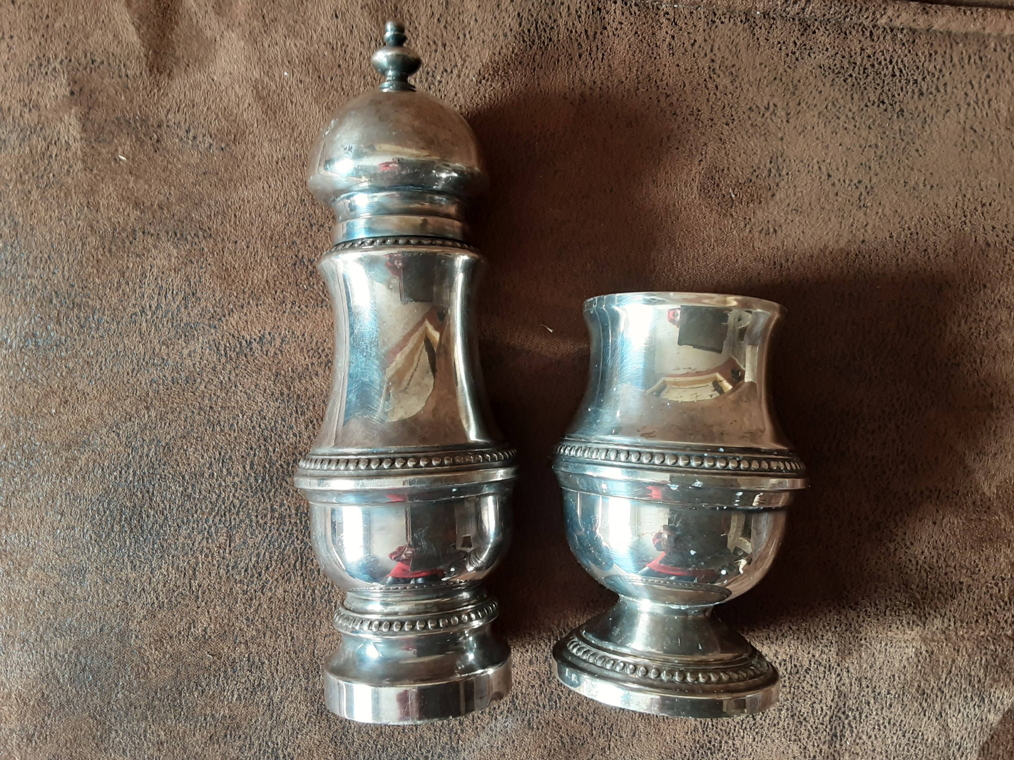 Ensemble salière et poivrière métal vintage