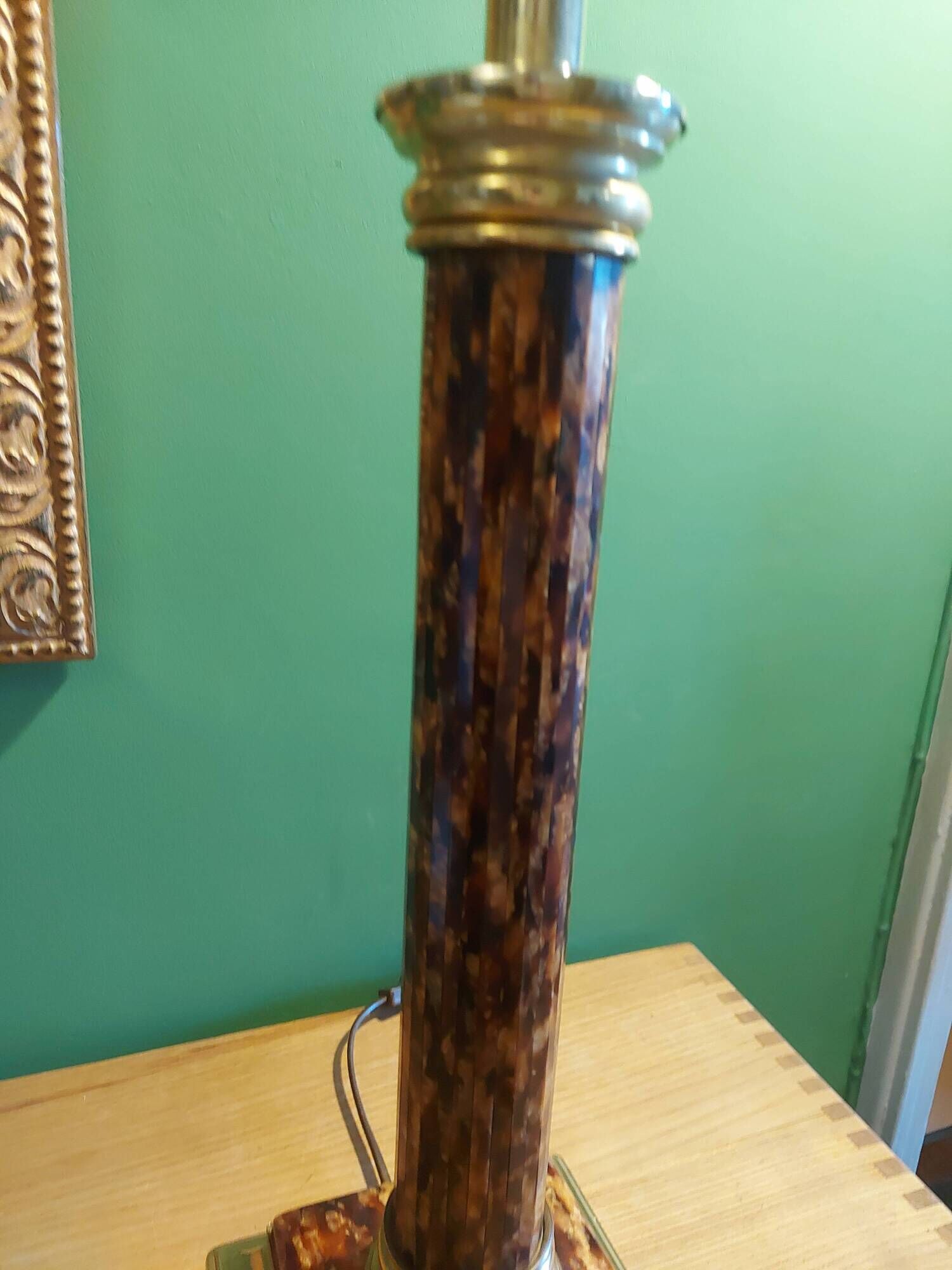 Lamp foot column tortoiseshell way of the house Le Dauphin