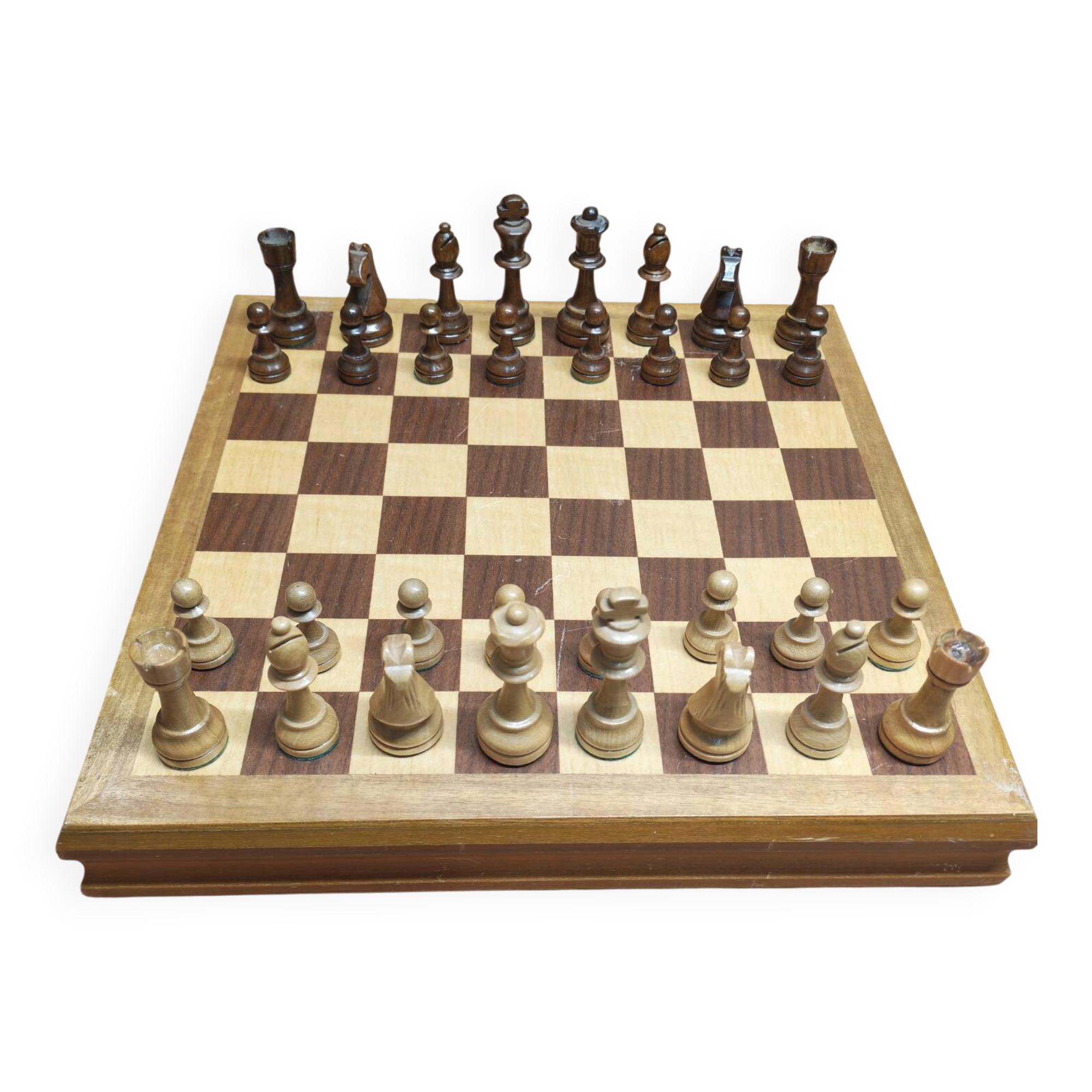 Jeu d'échecs en bois noble vintage 