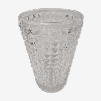Diamond tip glass vase