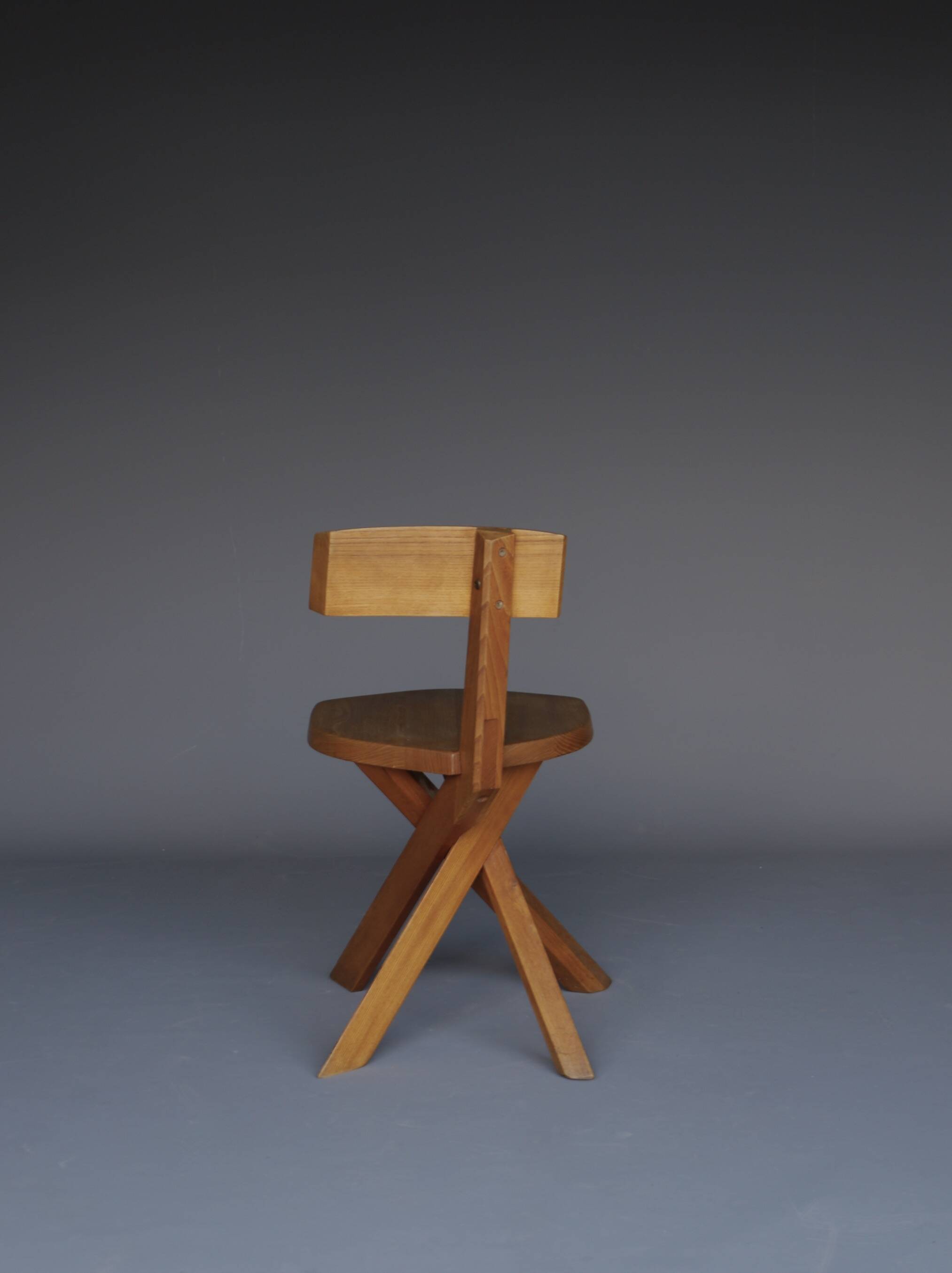 Chaise S34 en orme de Pierre Chapo, années 1980