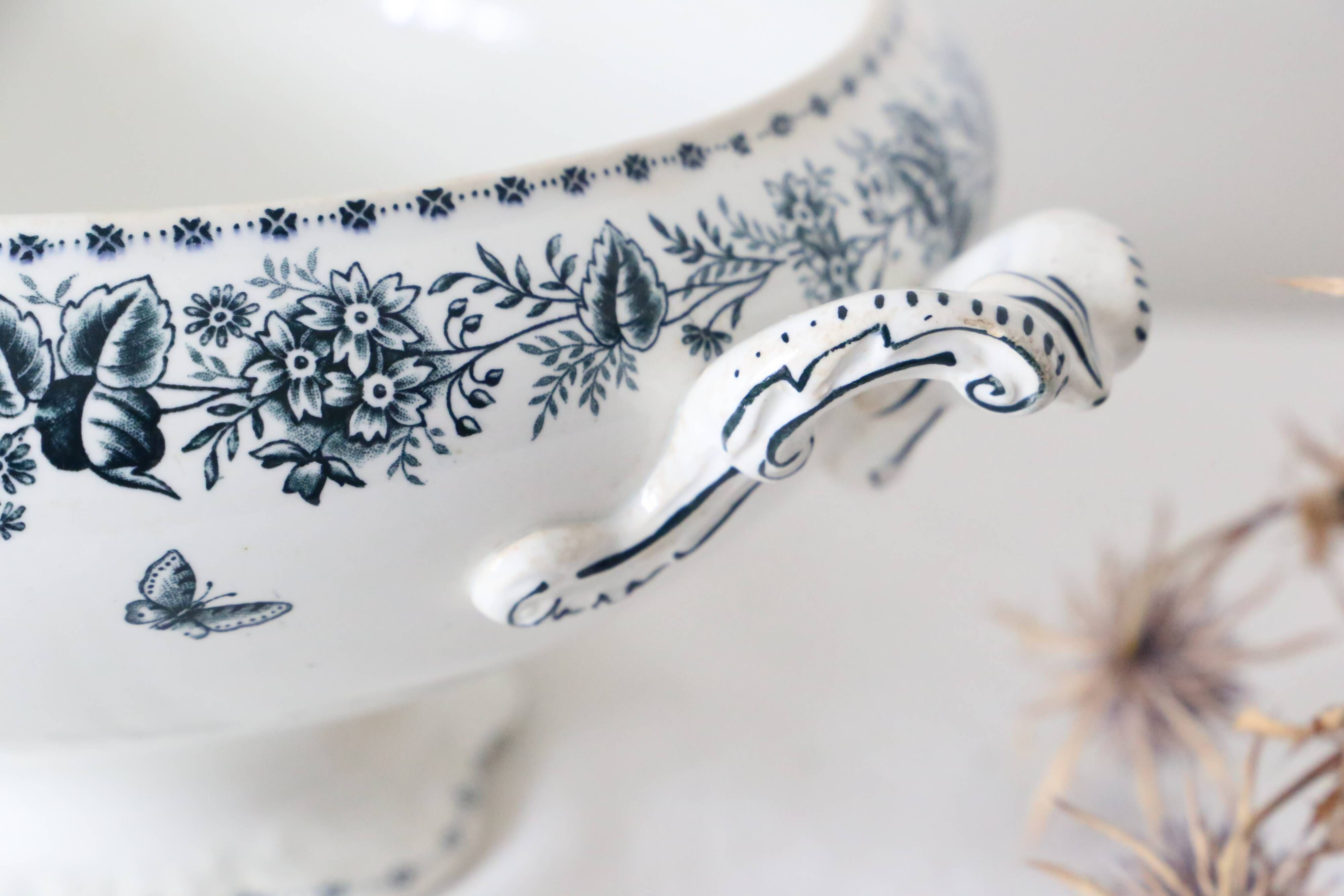 Terre de Fer tureen or salad bowl, Onnaing earthenware, Stella motif, French manufacture