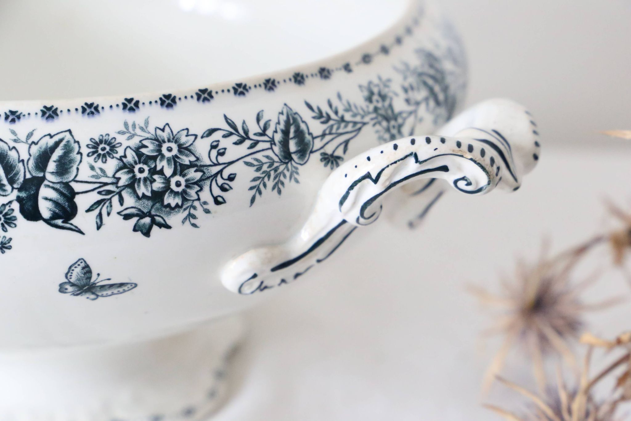 Terre de Fer tureen or salad bowl, Onnaing earthenware, Stella motif, French manufacture