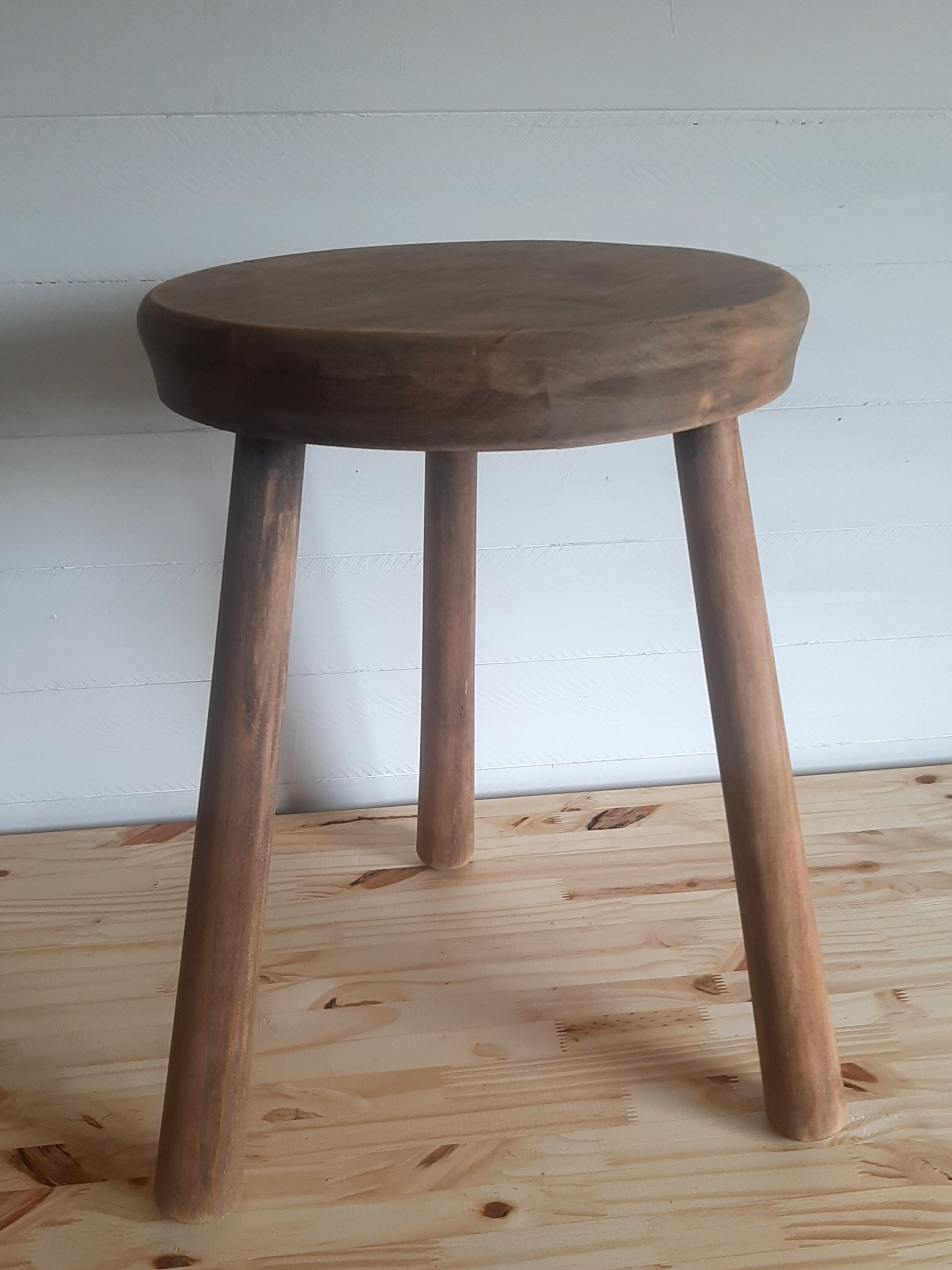 Tripod stool