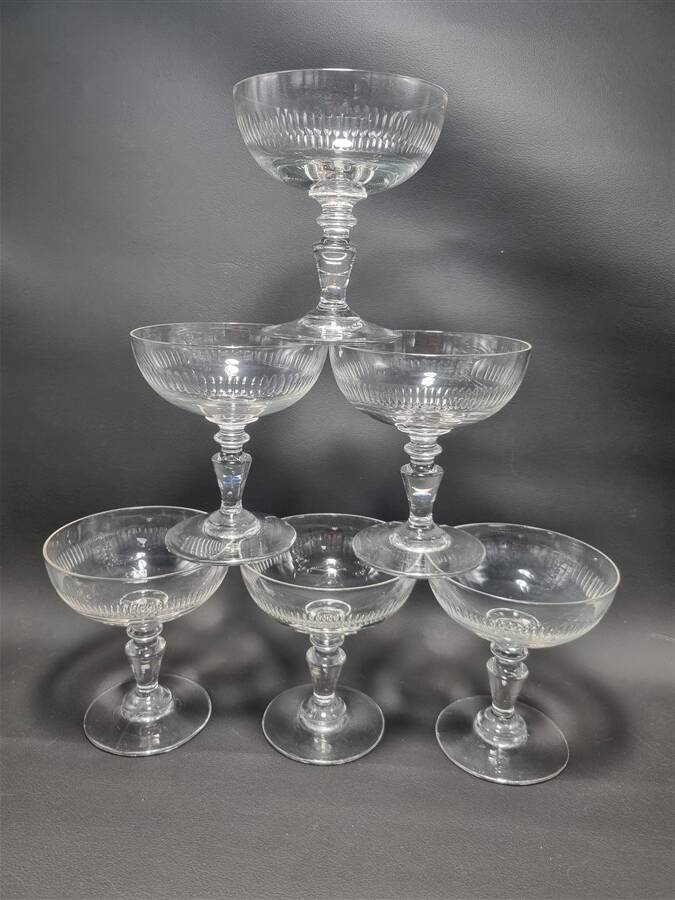 Set of 6 champagne glasses