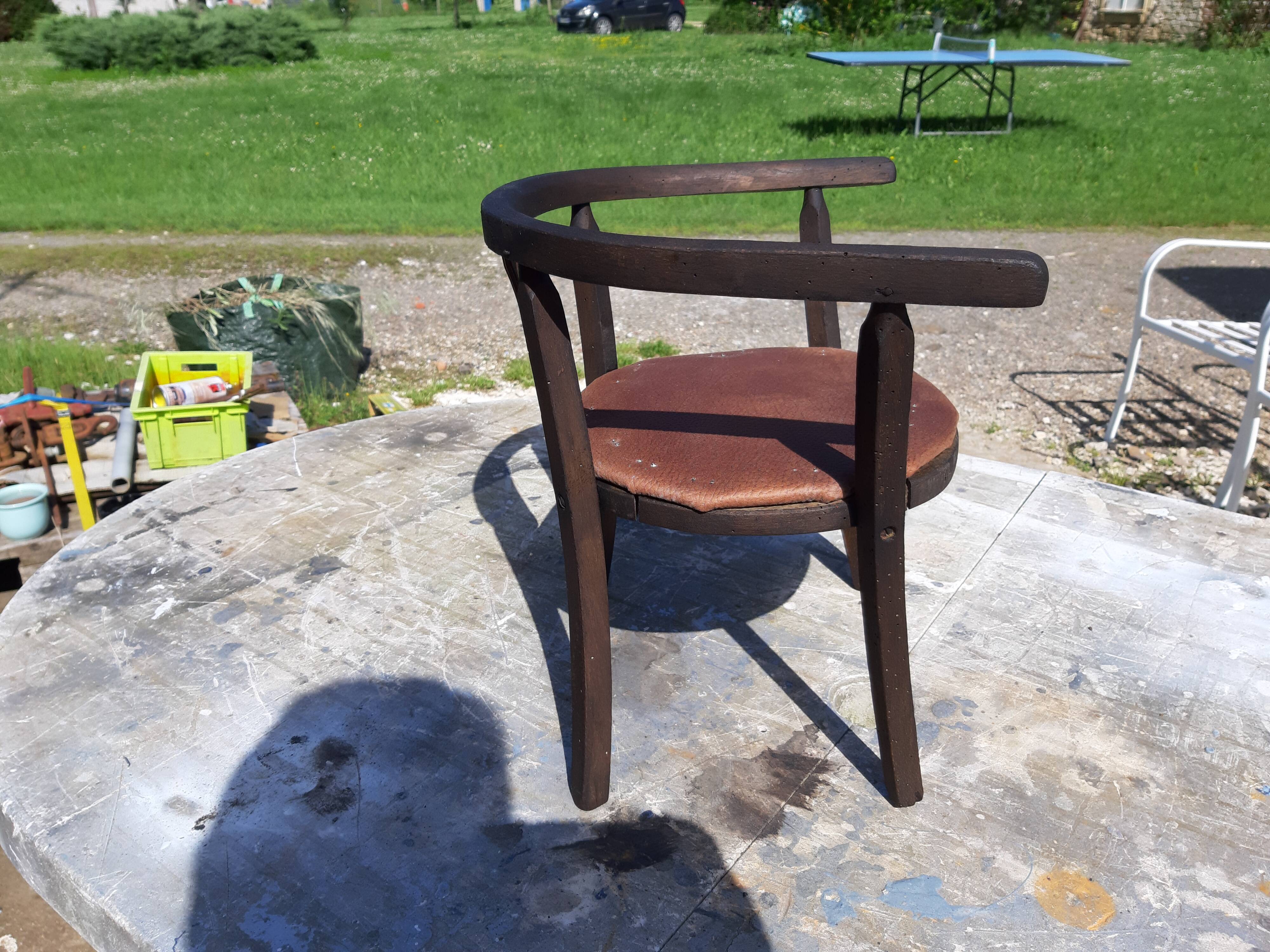 Doll's chair of the 30s wood