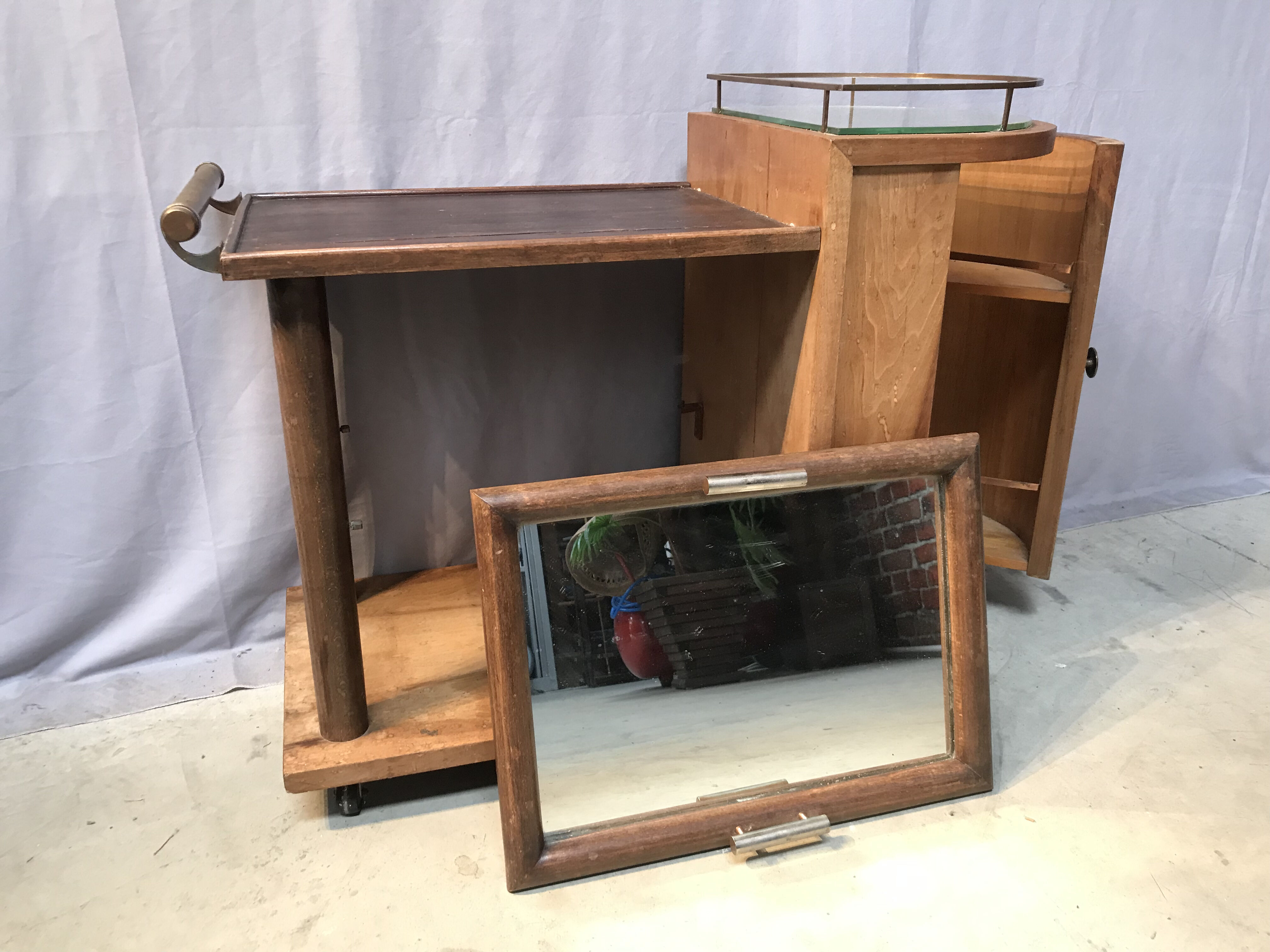 Vintage bar trolley service with detachable mirror service tray