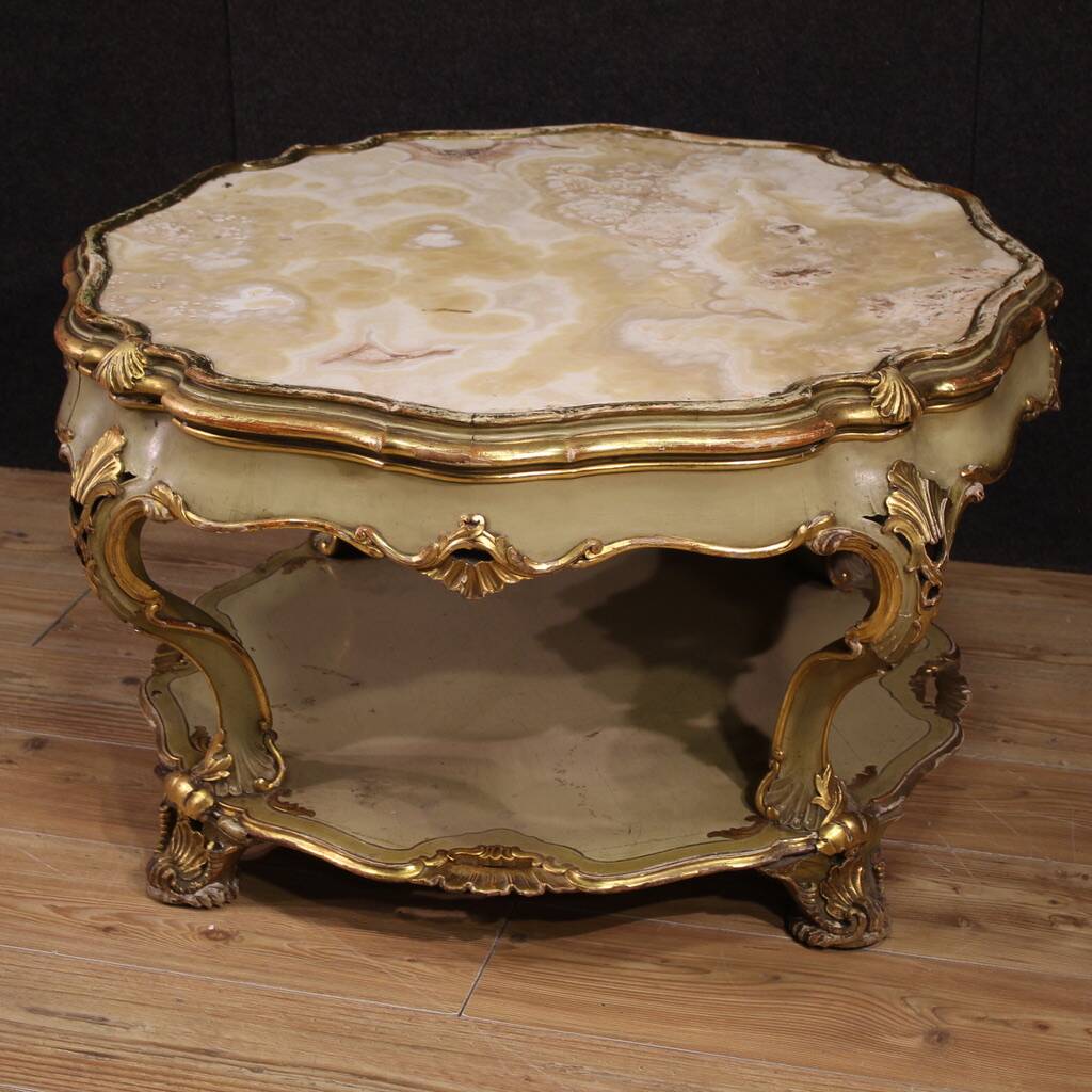 Table basse vénitienne laquée de style Louis XV du XXe siècle