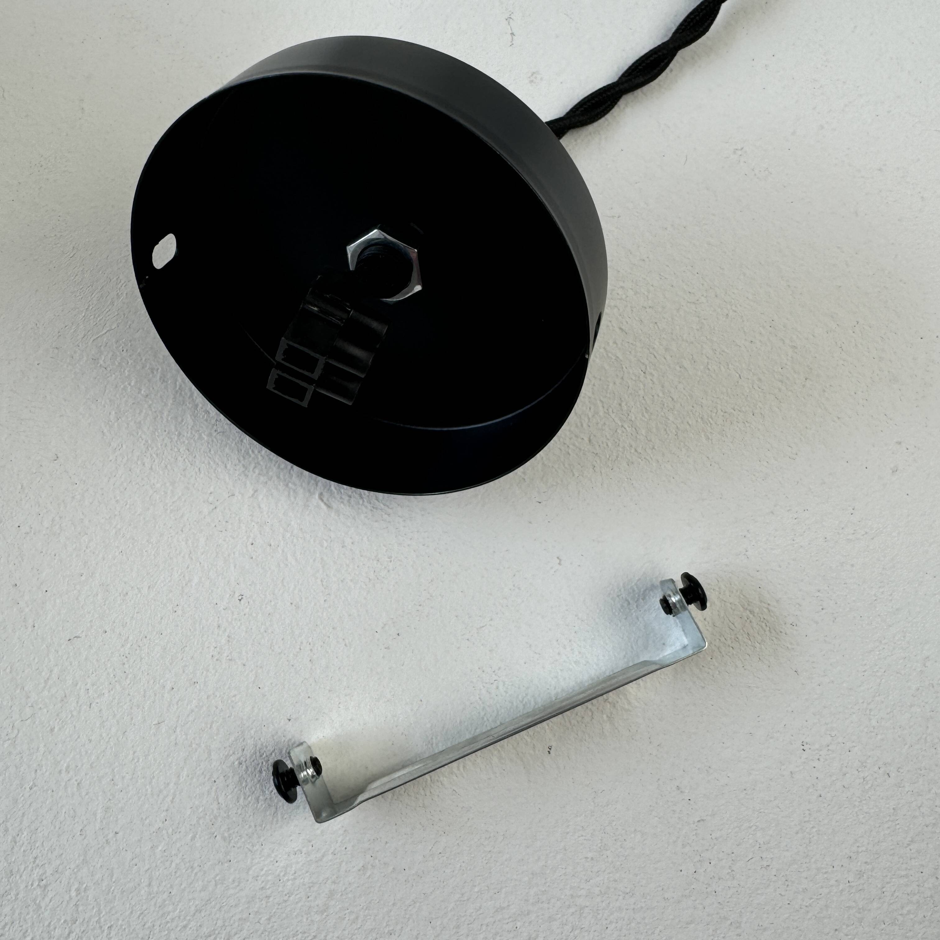 OLD INDUSTRIAL ENAMELED SUSPENSION 35 CM