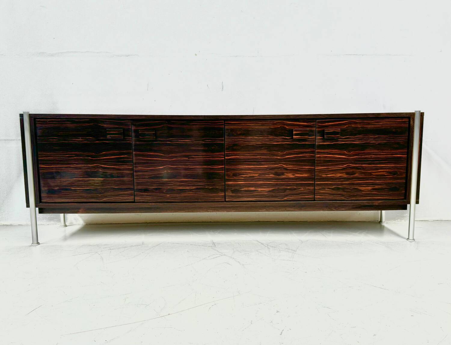 Buffet vintage en palissandre du Brésil, Belgique années 1970.