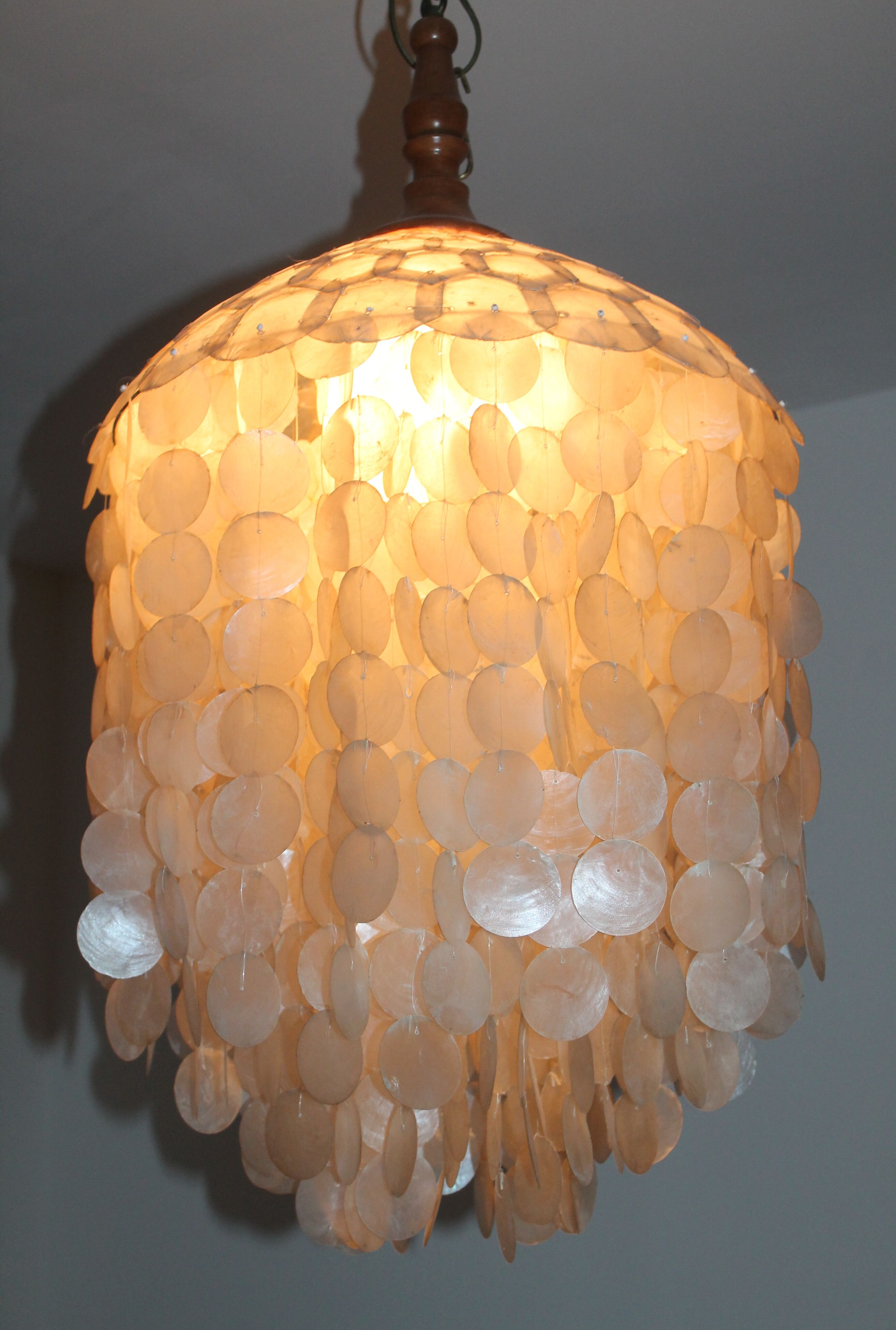 Large chandelier of the 60s/70s mother-of-pearl stamps