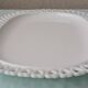 Plat en opaline blanche