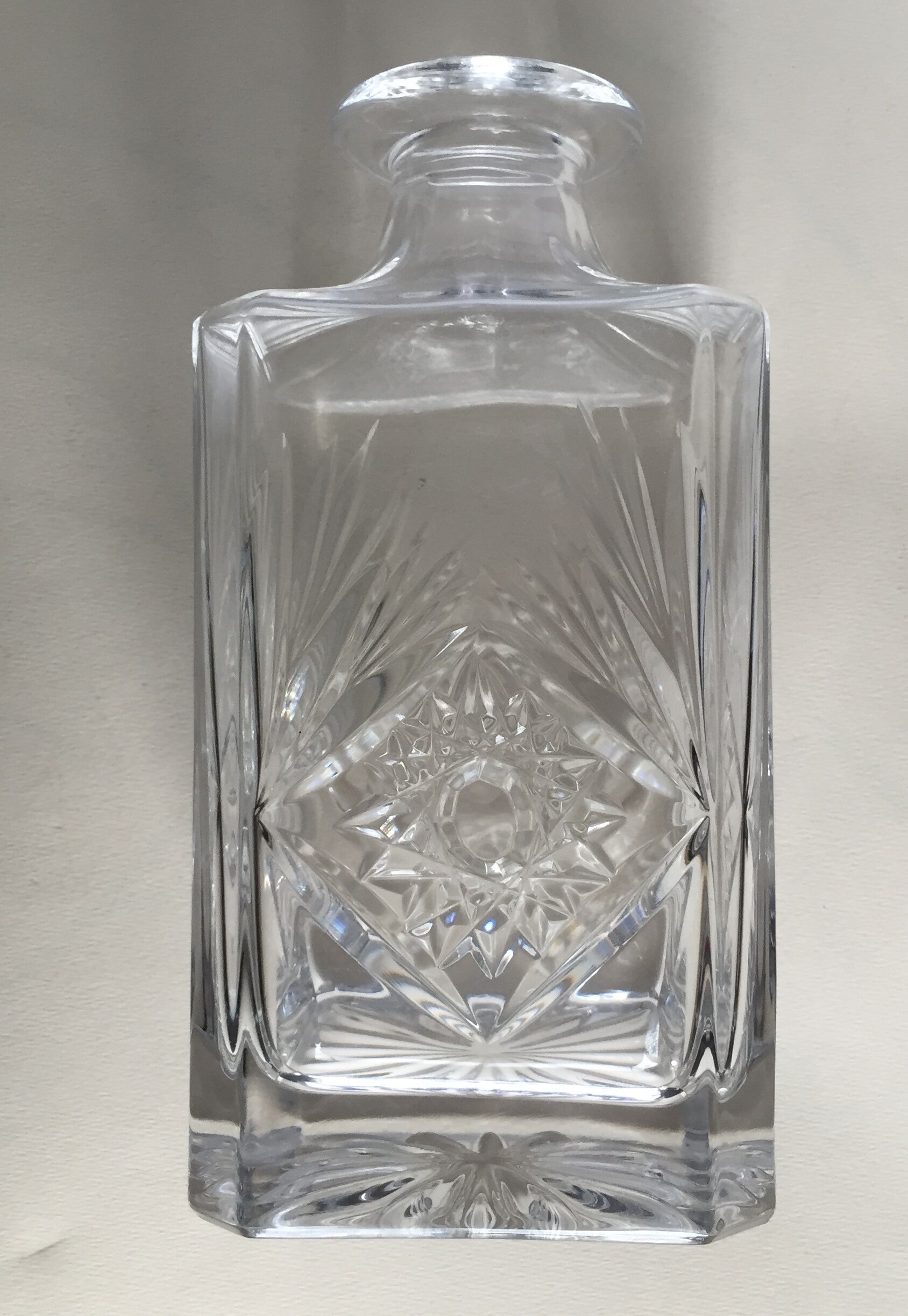 Baccarat whisky service
